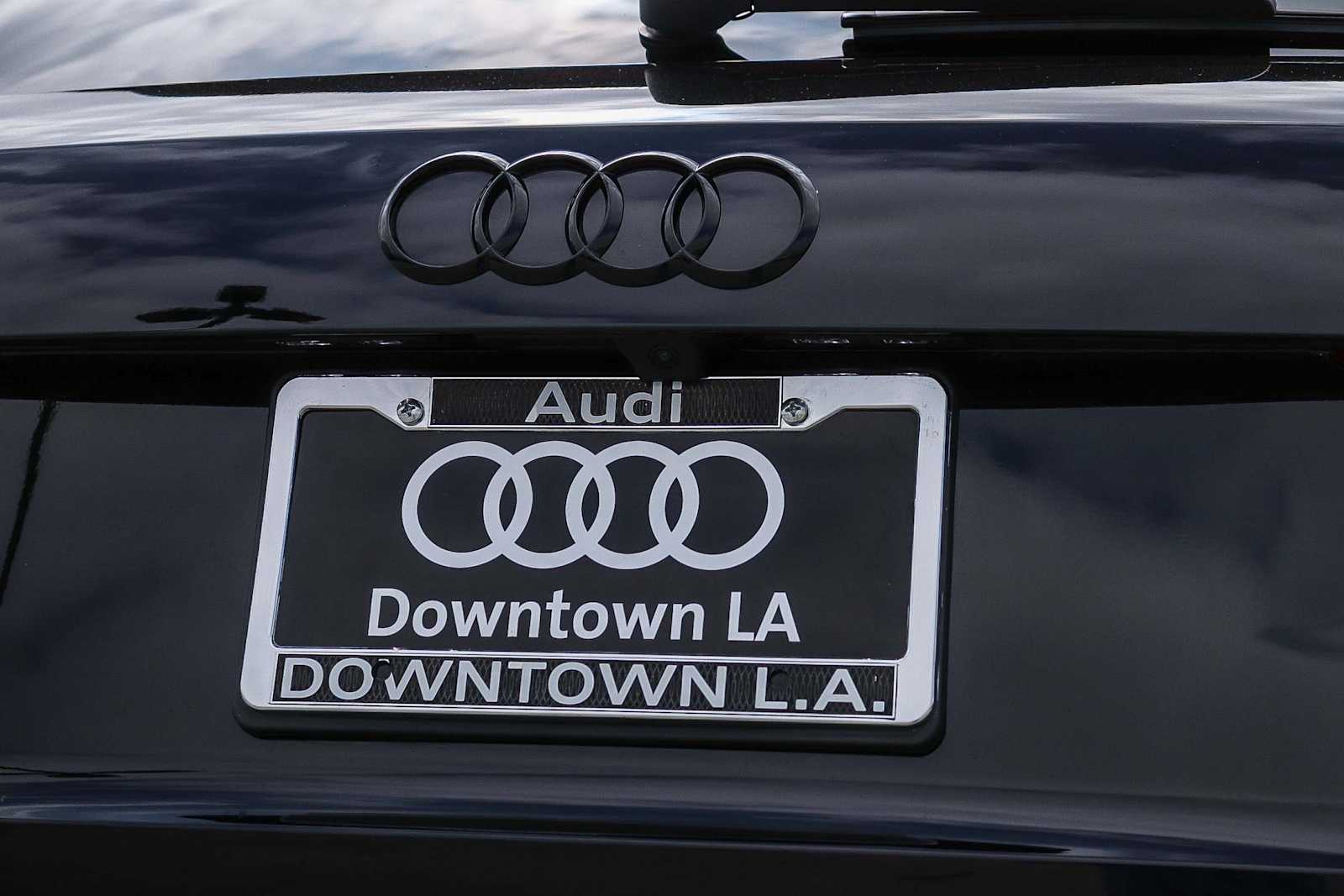 Thumbnail: 2025 Audi Q3 - 11