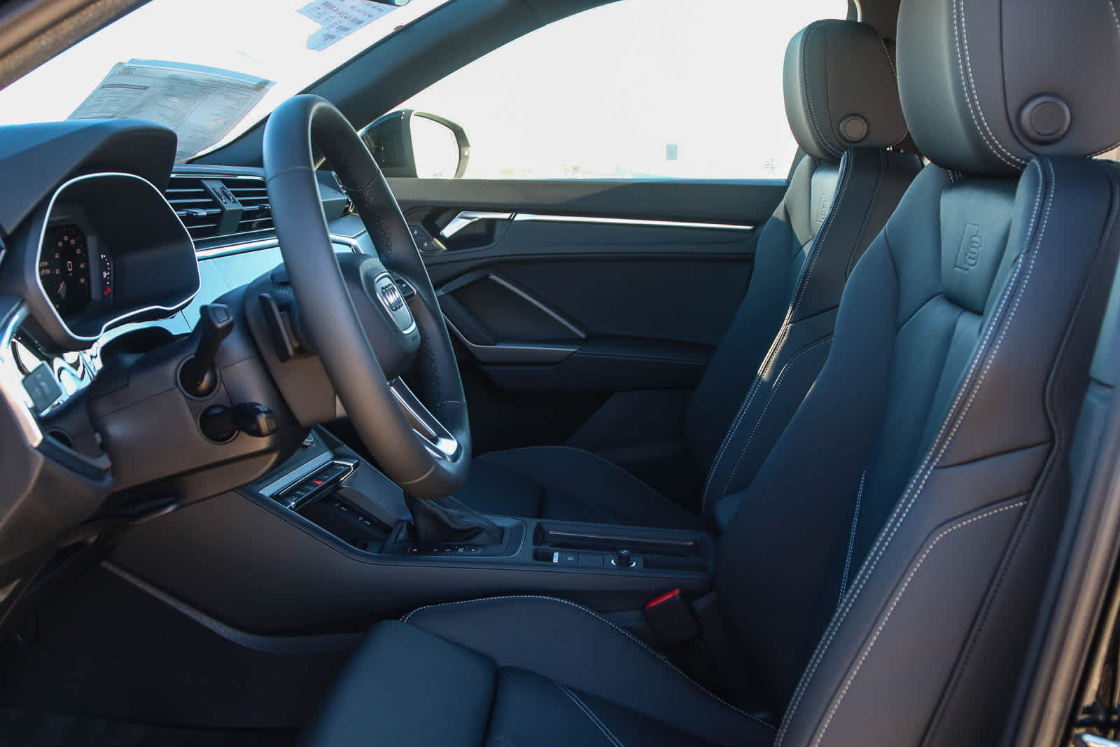 Thumbnail: 2025 Audi Q3 - 25