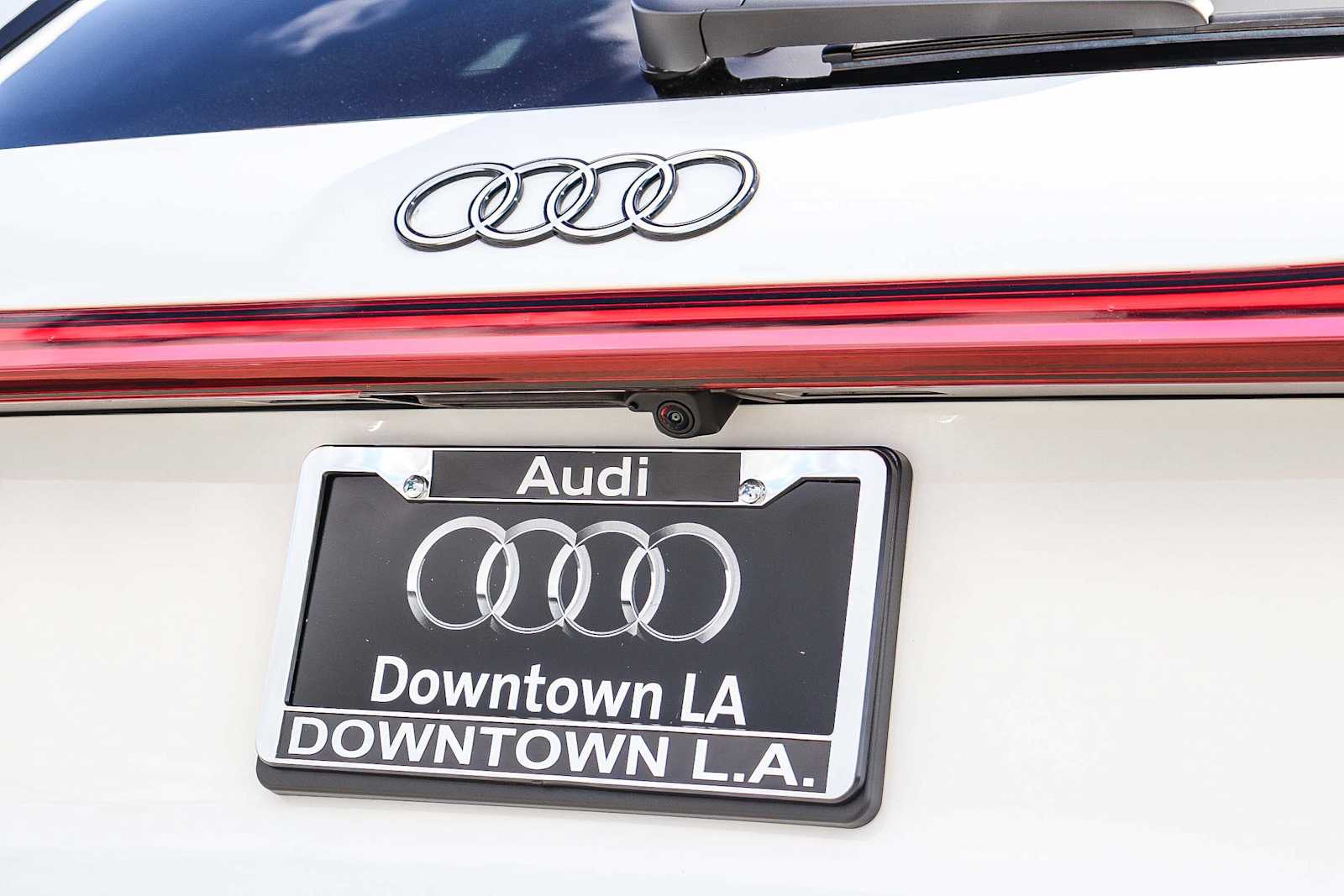 Thumbnail: 2025 Audi Q5 - 11