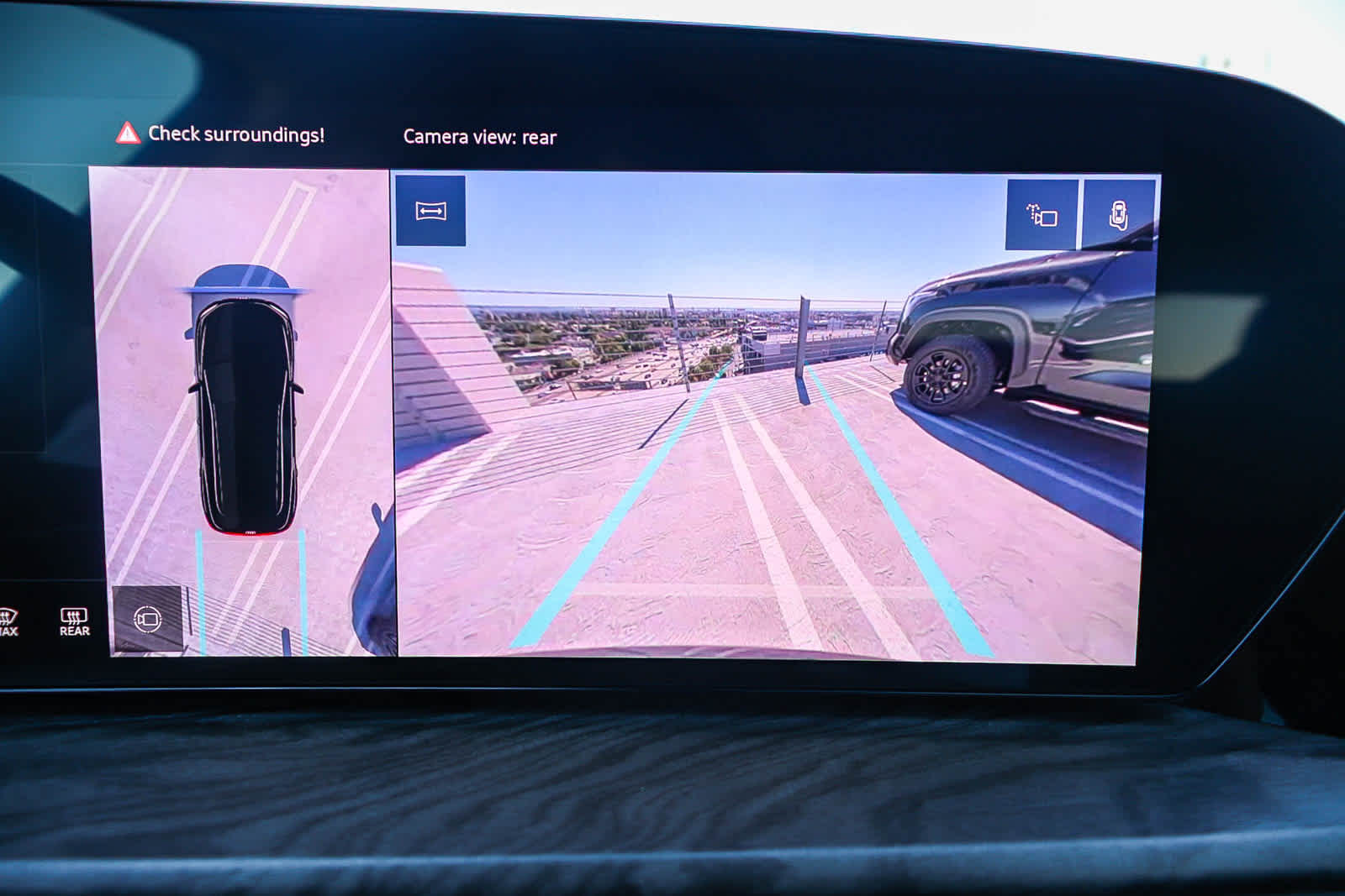 Thumbnail: 2025 Audi Q5 - 37