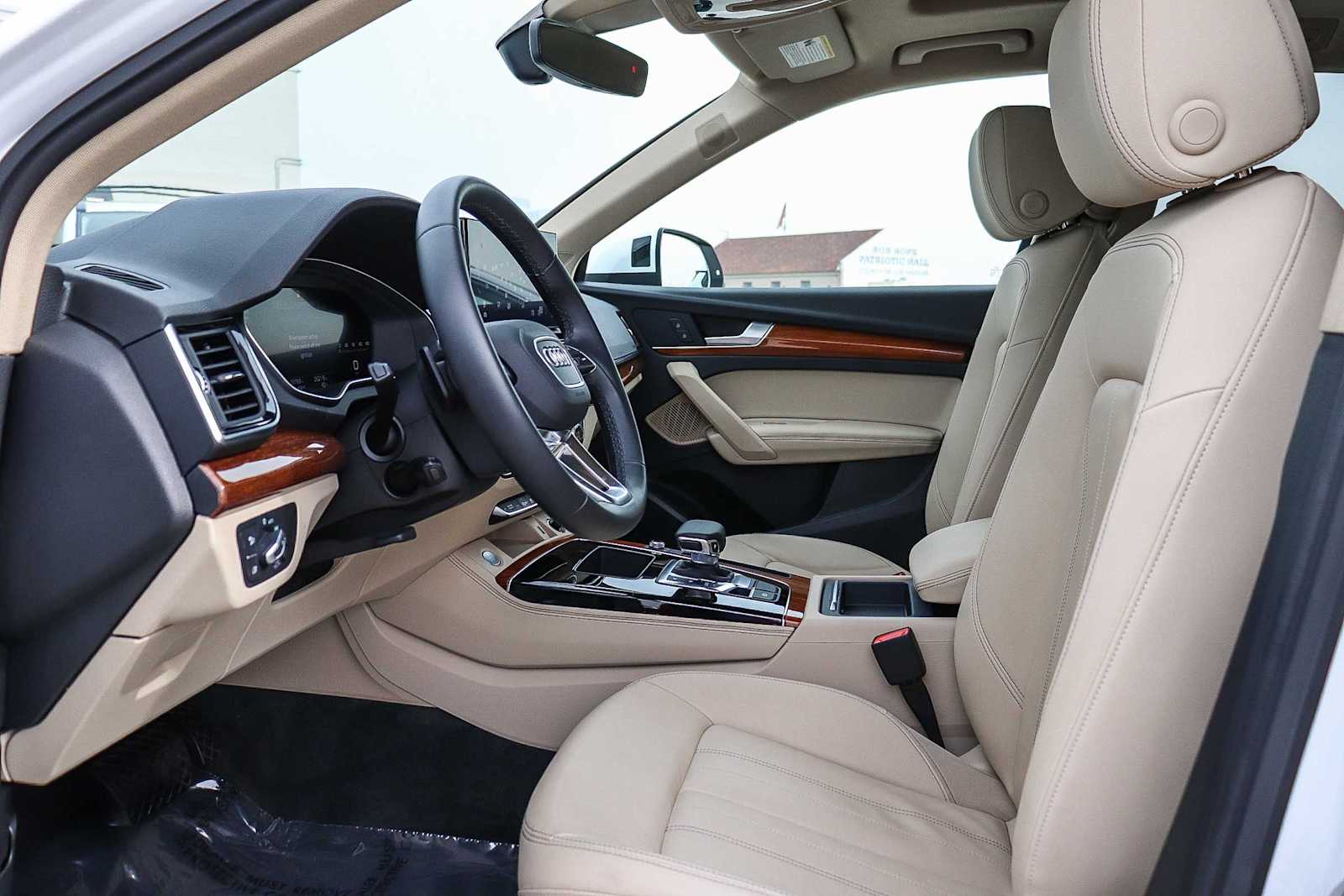 Thumbnail: 2022 Audi Q5 - 24