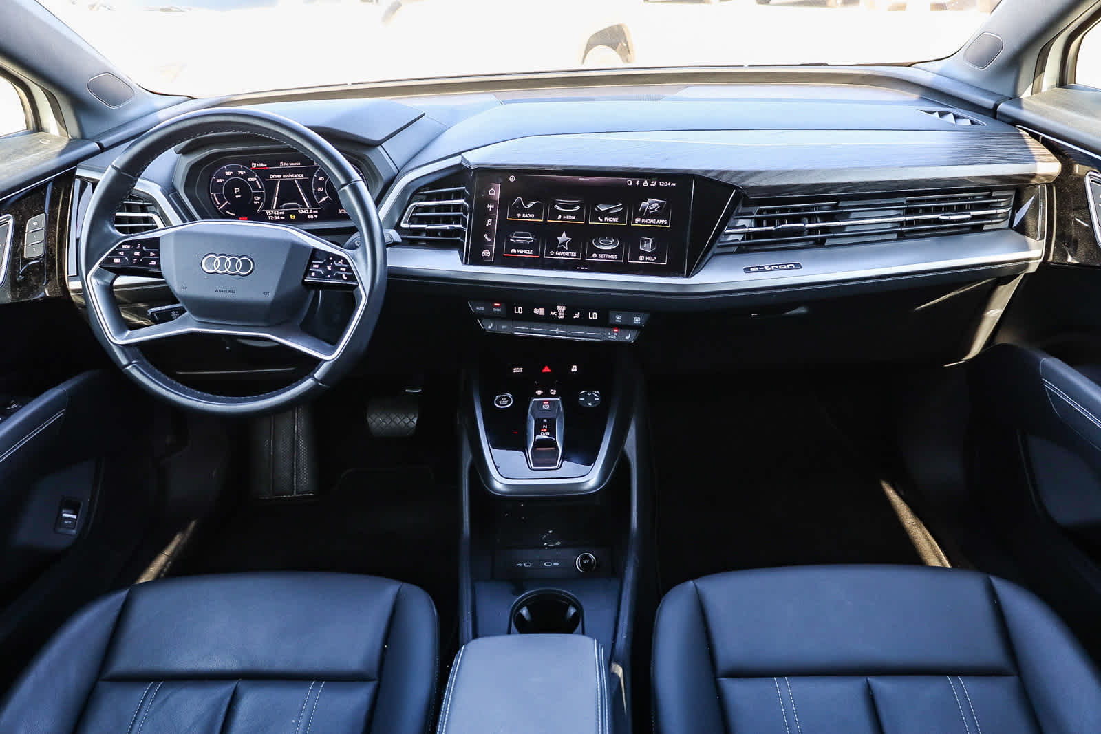 Thumbnail: 2023 Audi Q4 e-tron - 15