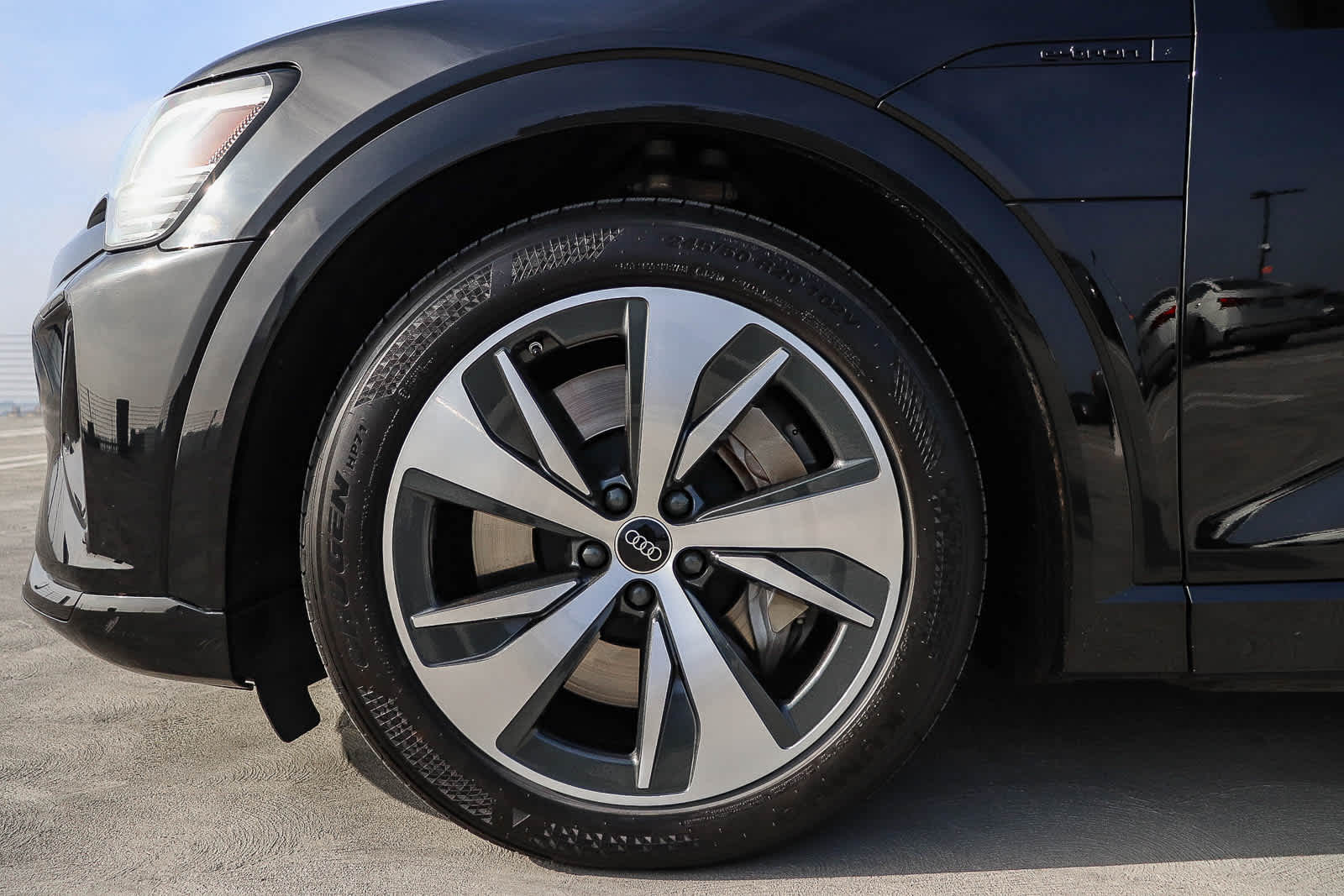 Thumbnail: 2024 Audi Q8 e-tron - 14