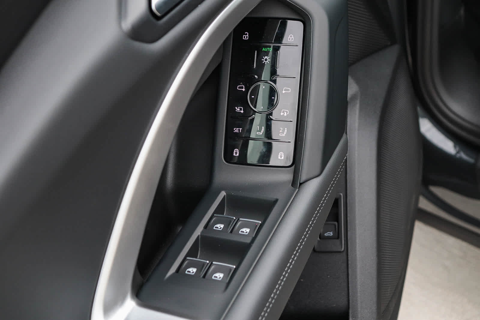 Thumbnail: 2025 Audi Q5 - 26