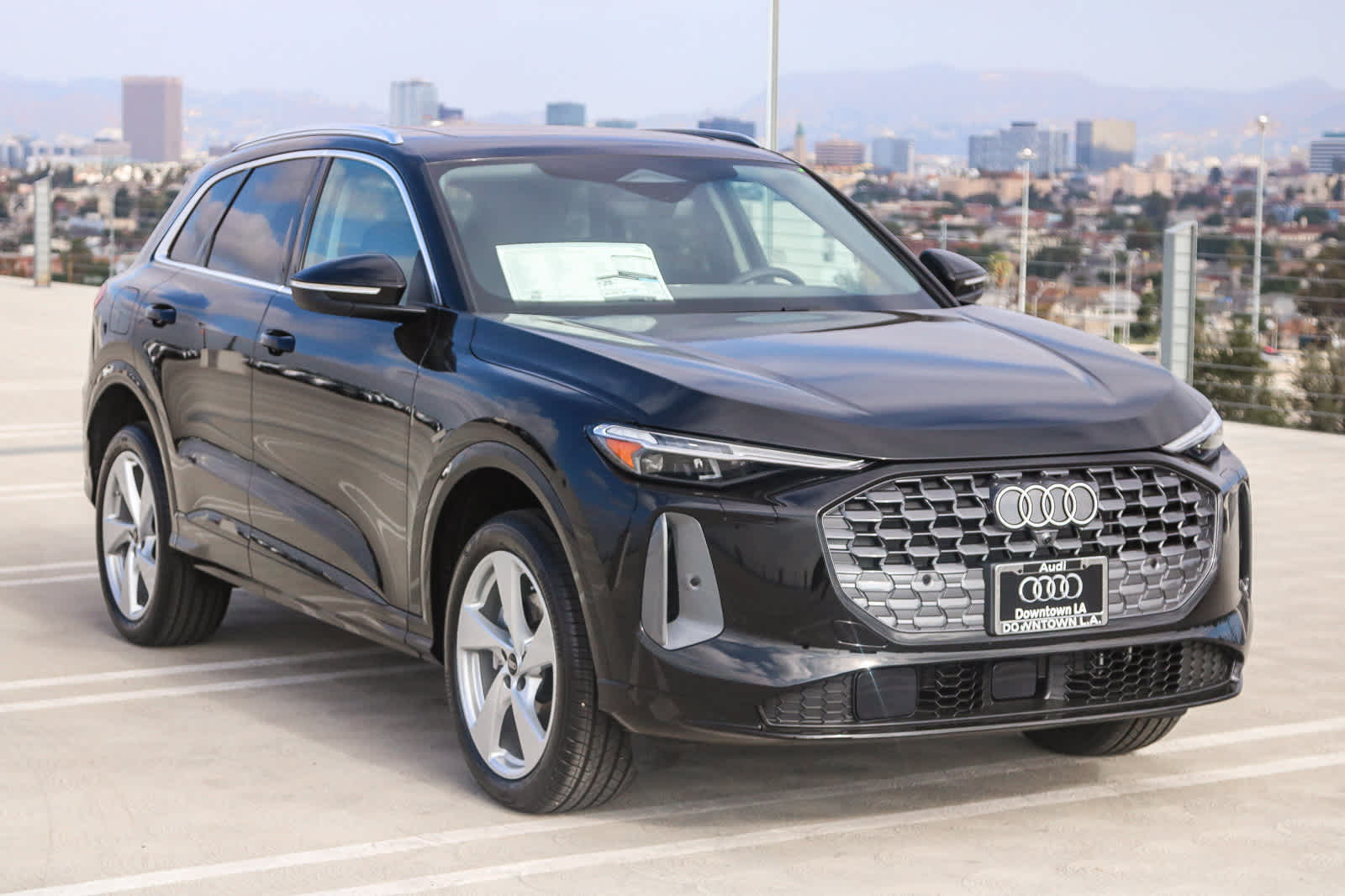 Thumbnail: 2025 Audi Q5 - 3