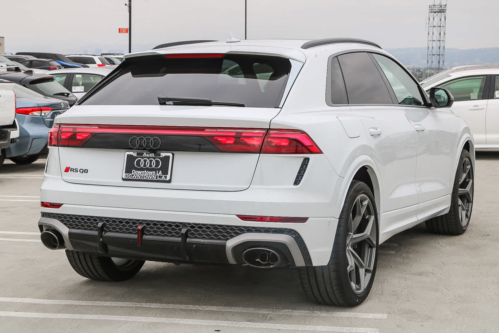 Thumbnail: 2025 Audi RS Q8 - 8