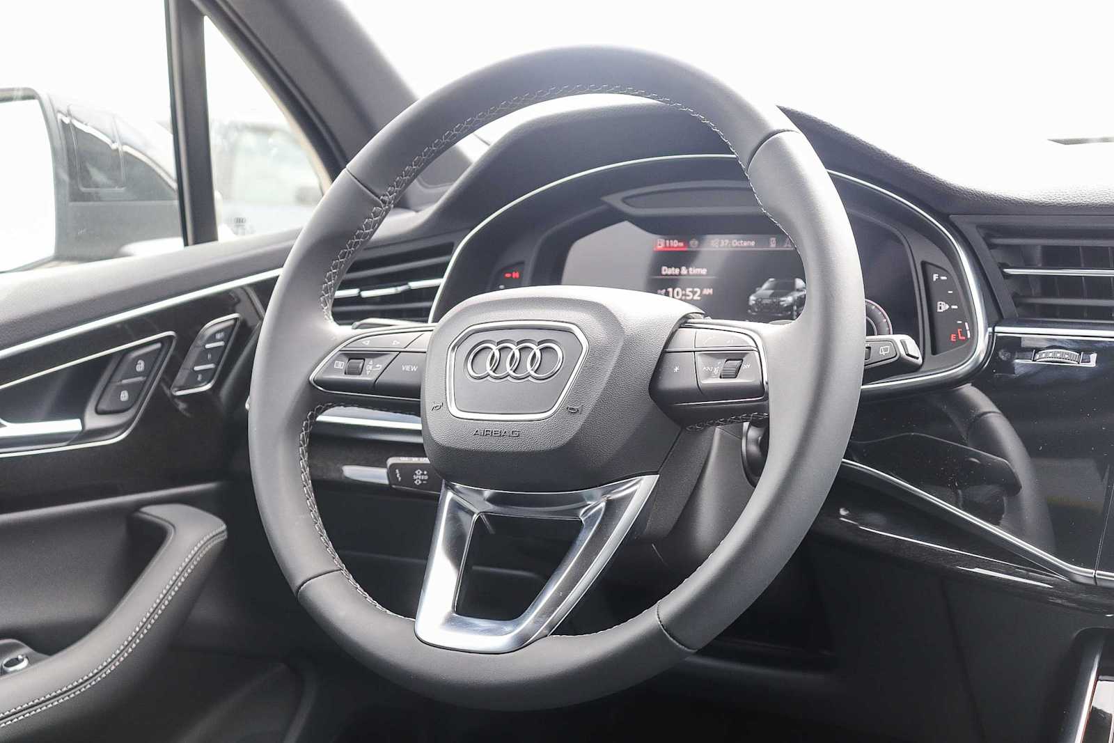 Thumbnail: 2025 Audi Q7 - 16