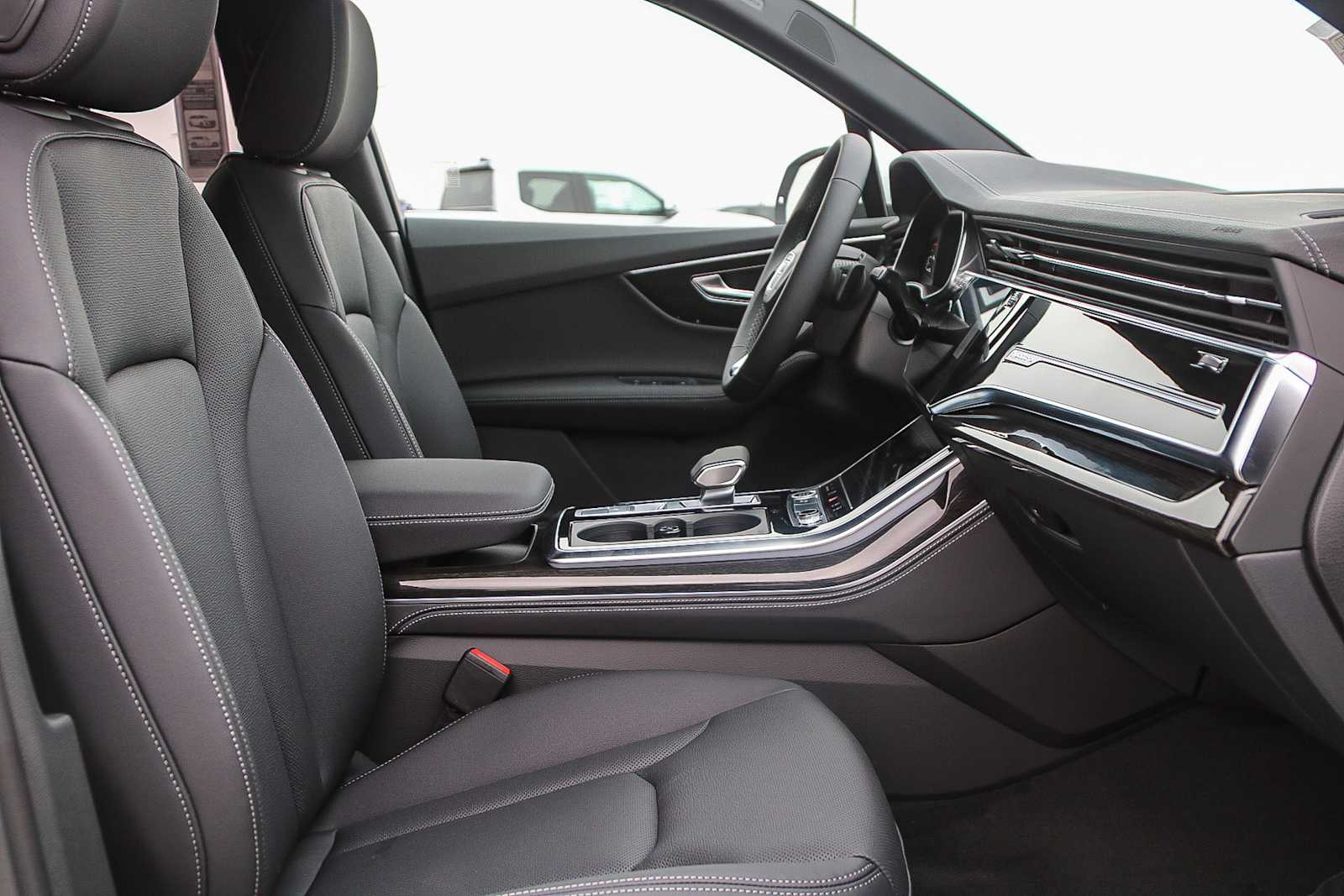 Thumbnail: 2025 Audi Q7 - 17