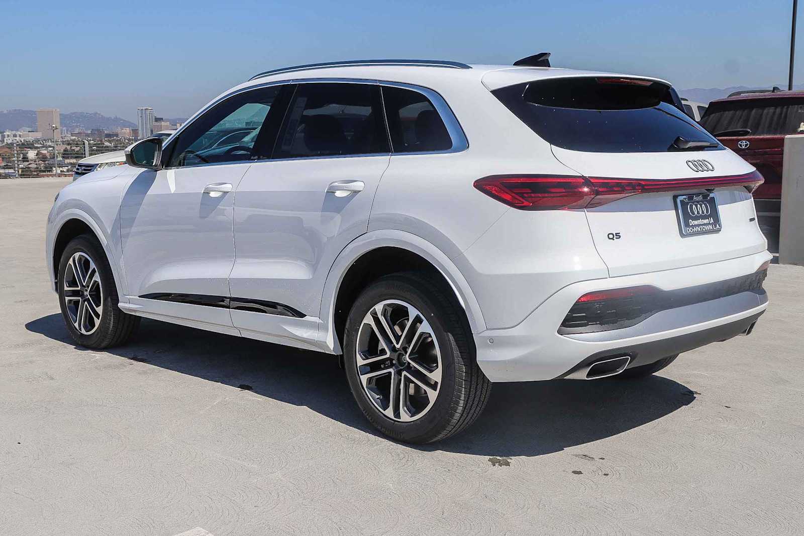 Thumbnail: 2025 Audi Q5 - 6