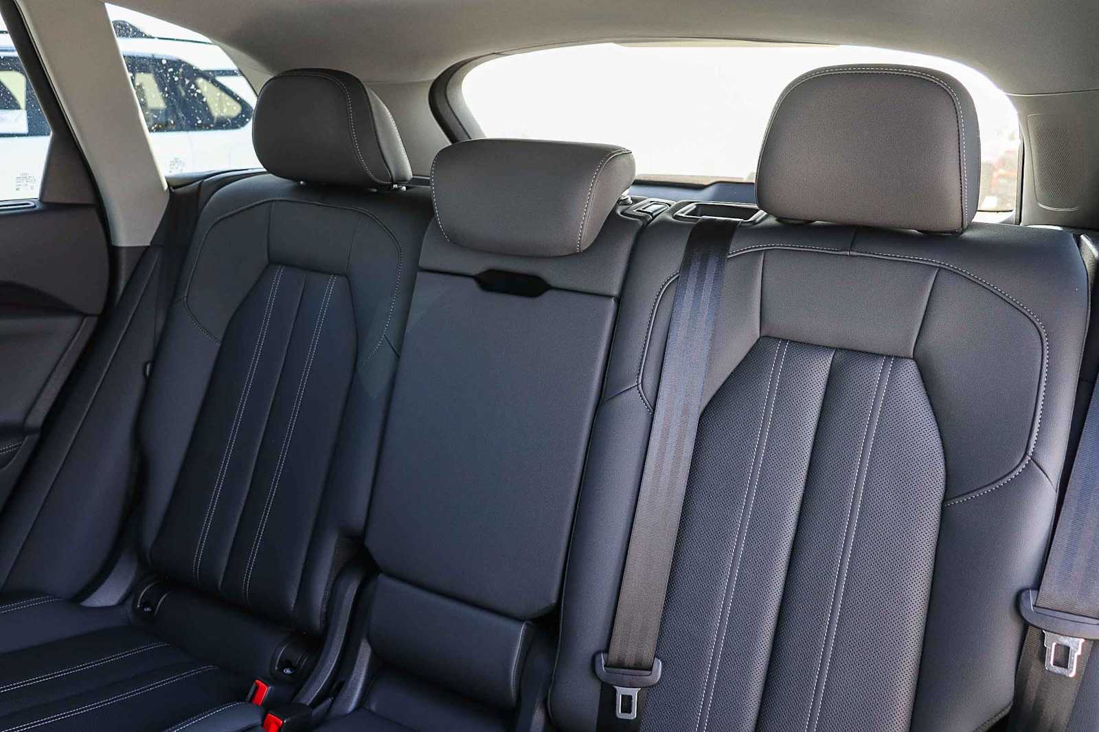 Thumbnail: 2025 Audi Q5 - 22