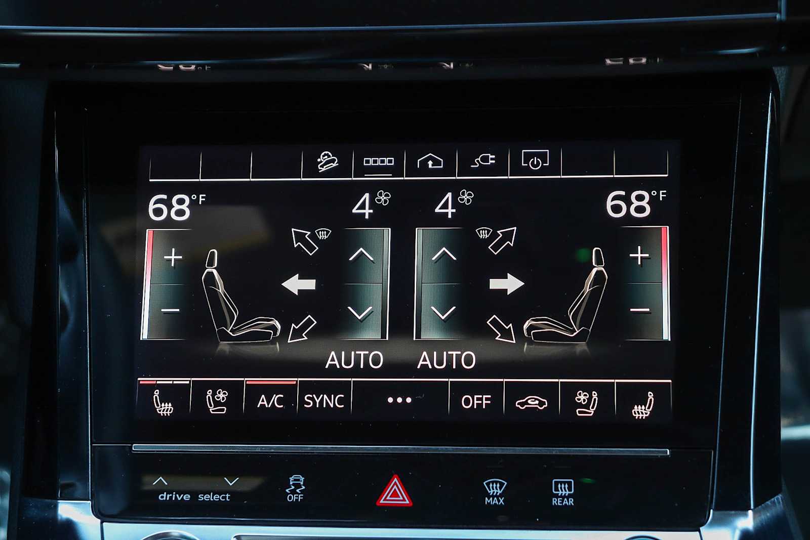 Thumbnail: 2022 Audi e-tron - 18