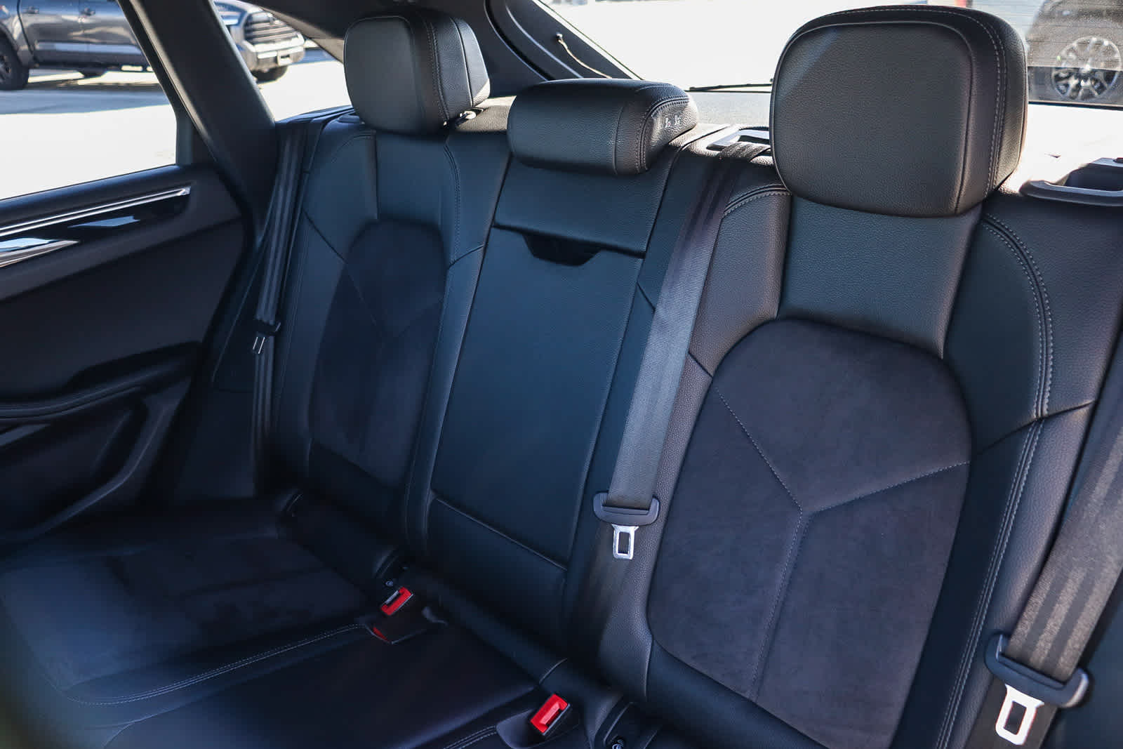 Thumbnail: 2020 Porsche Macan - 23