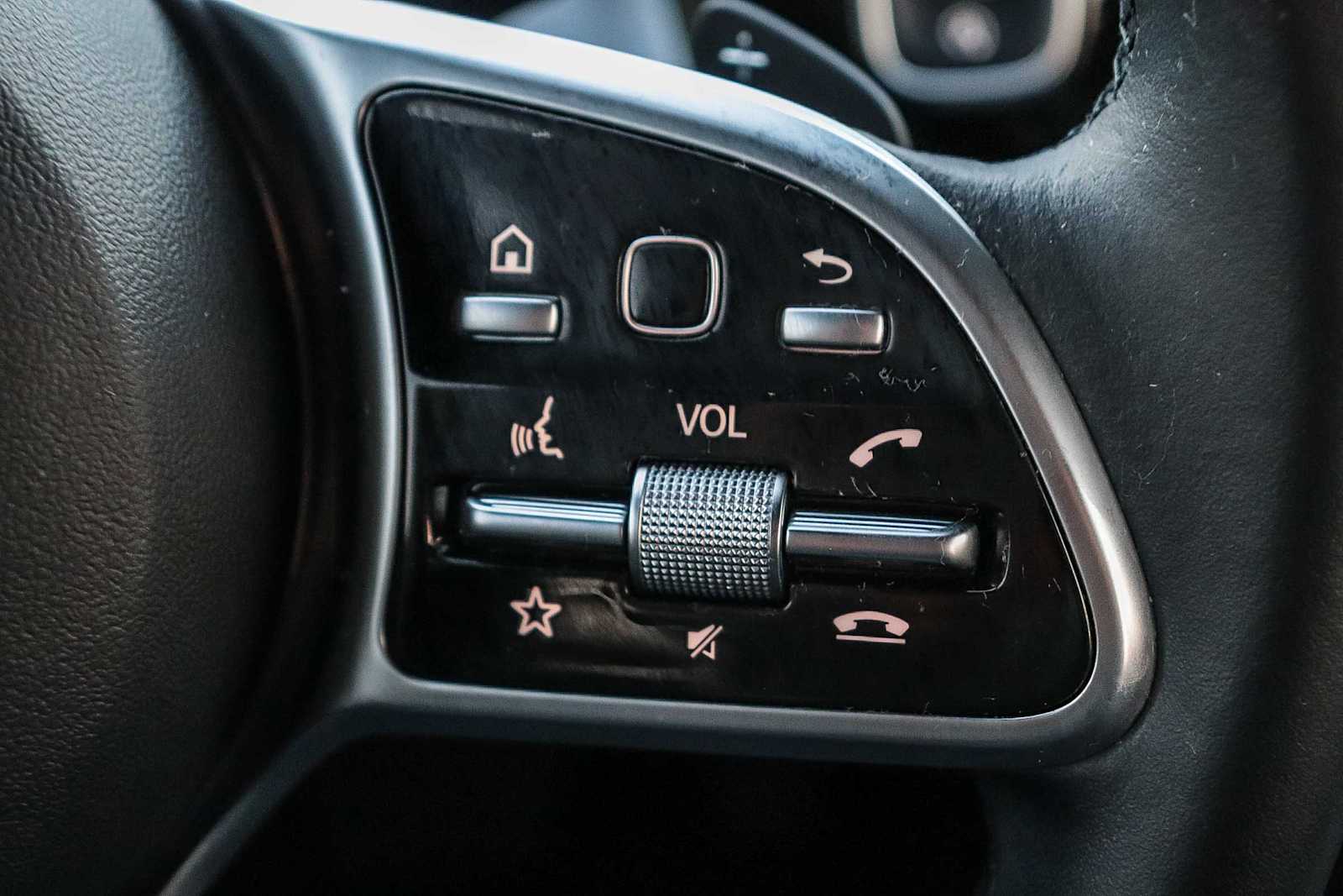 Thumbnail: 2023 Mercedes-Benz GLA - 17