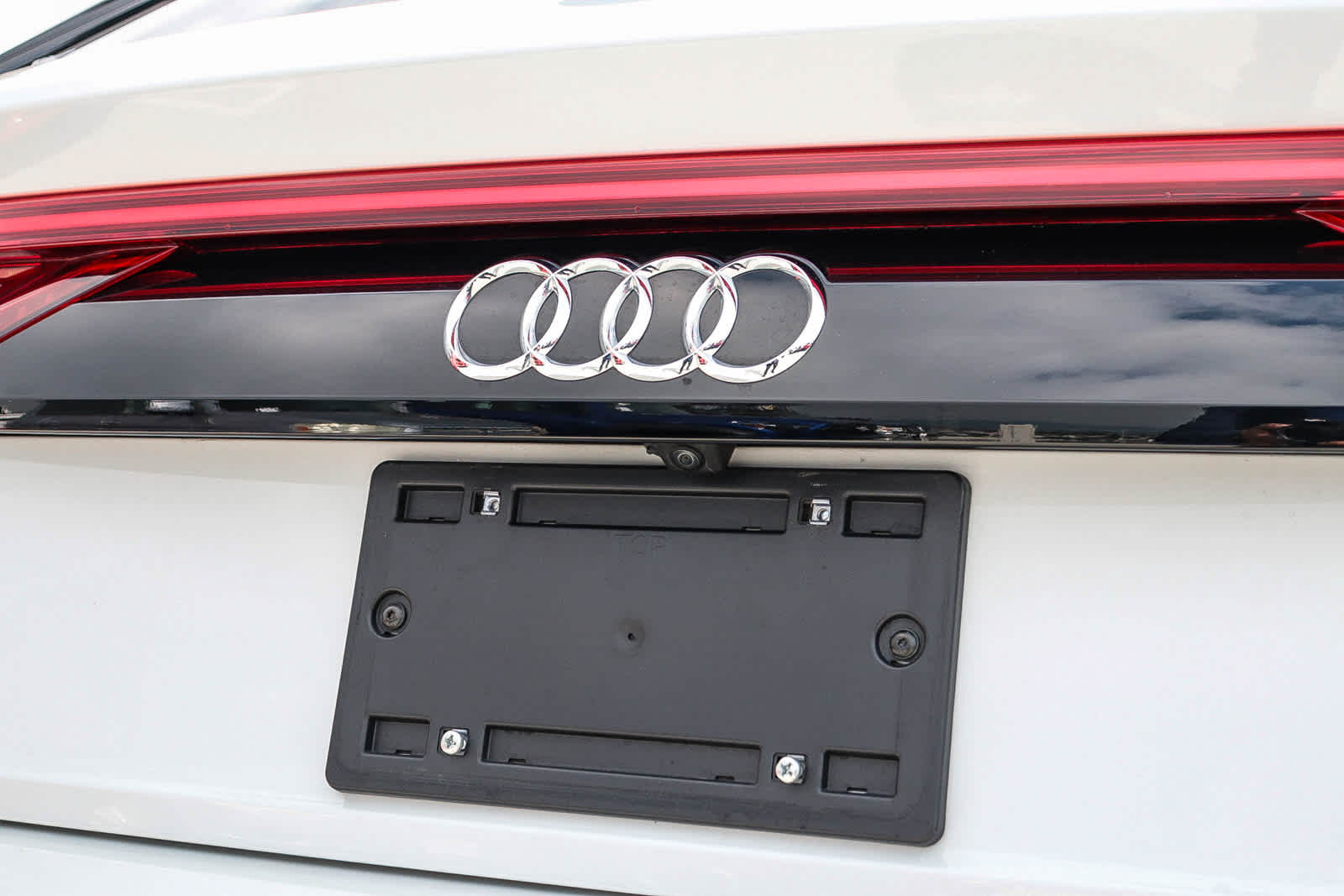 Thumbnail: 2023 Audi Q8 - 22