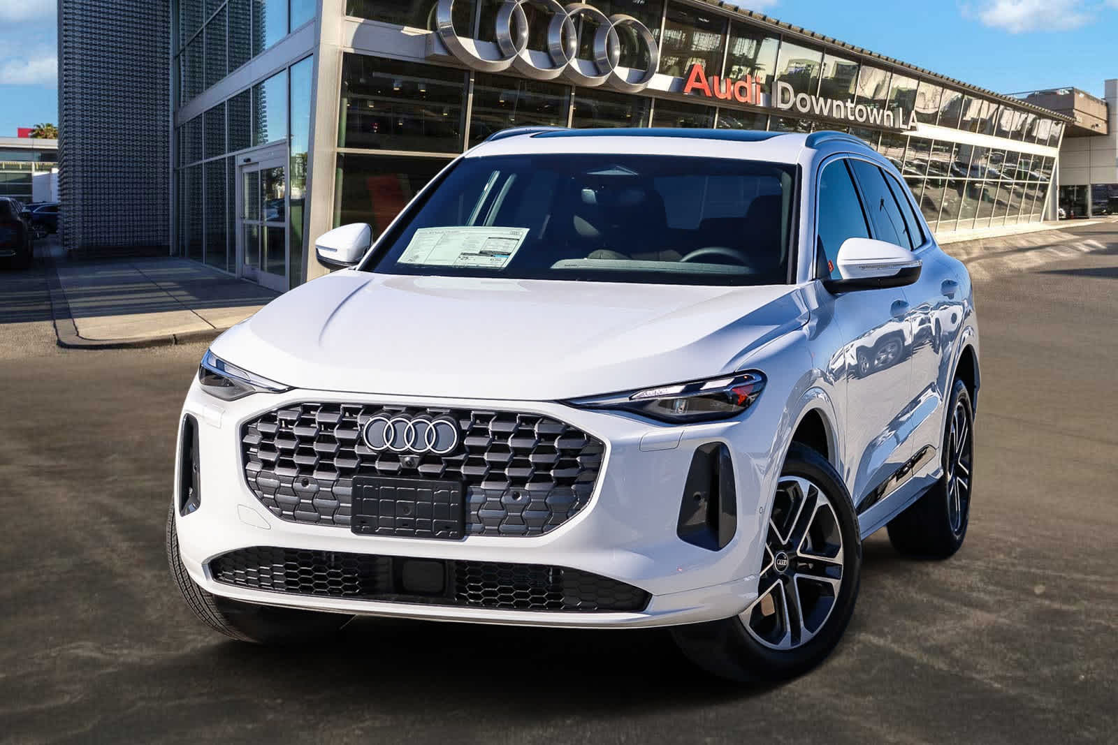 Thumbnail: 2025 Audi Q5 - 1