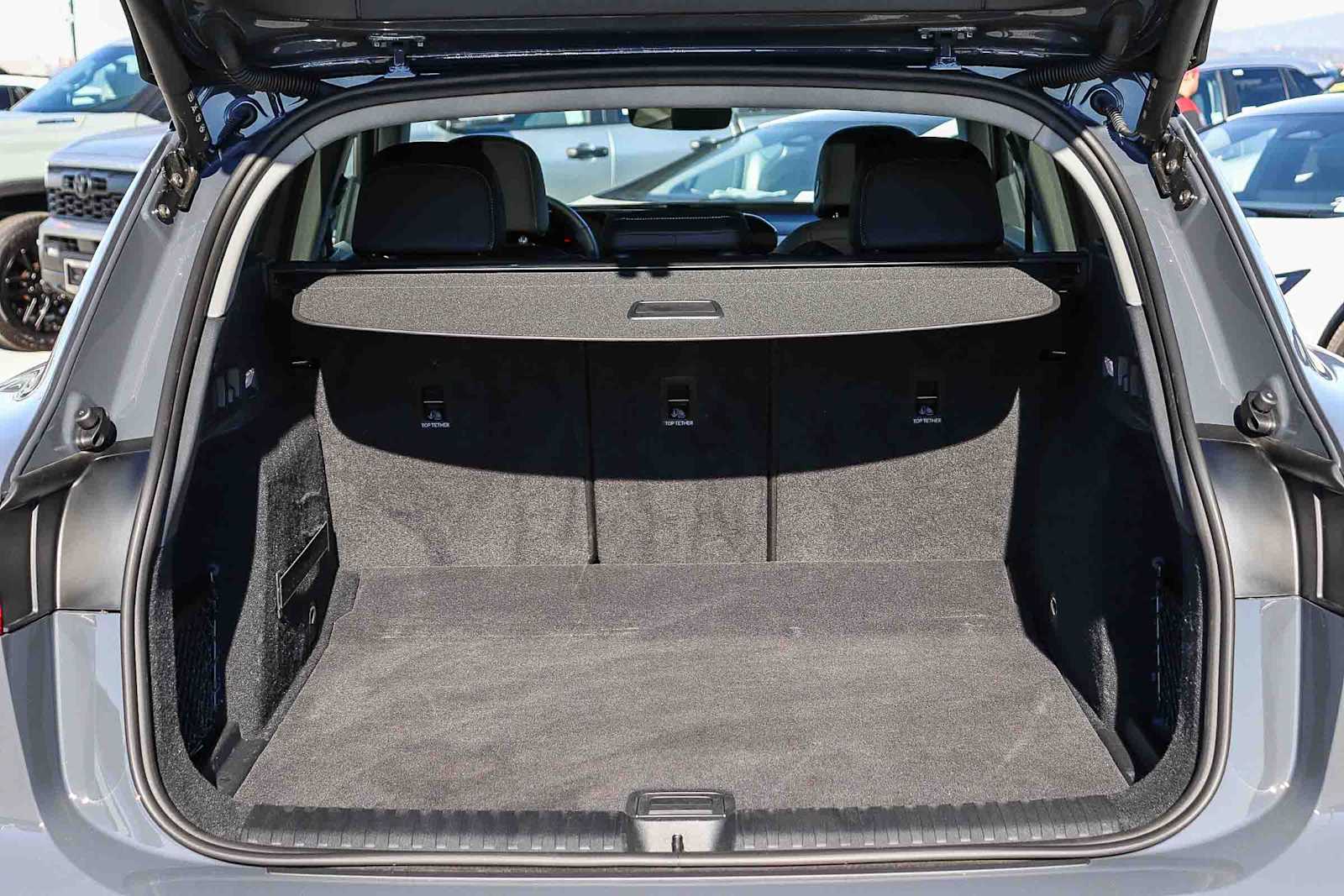 Thumbnail: 2025 Audi Q6 e-tron - 35