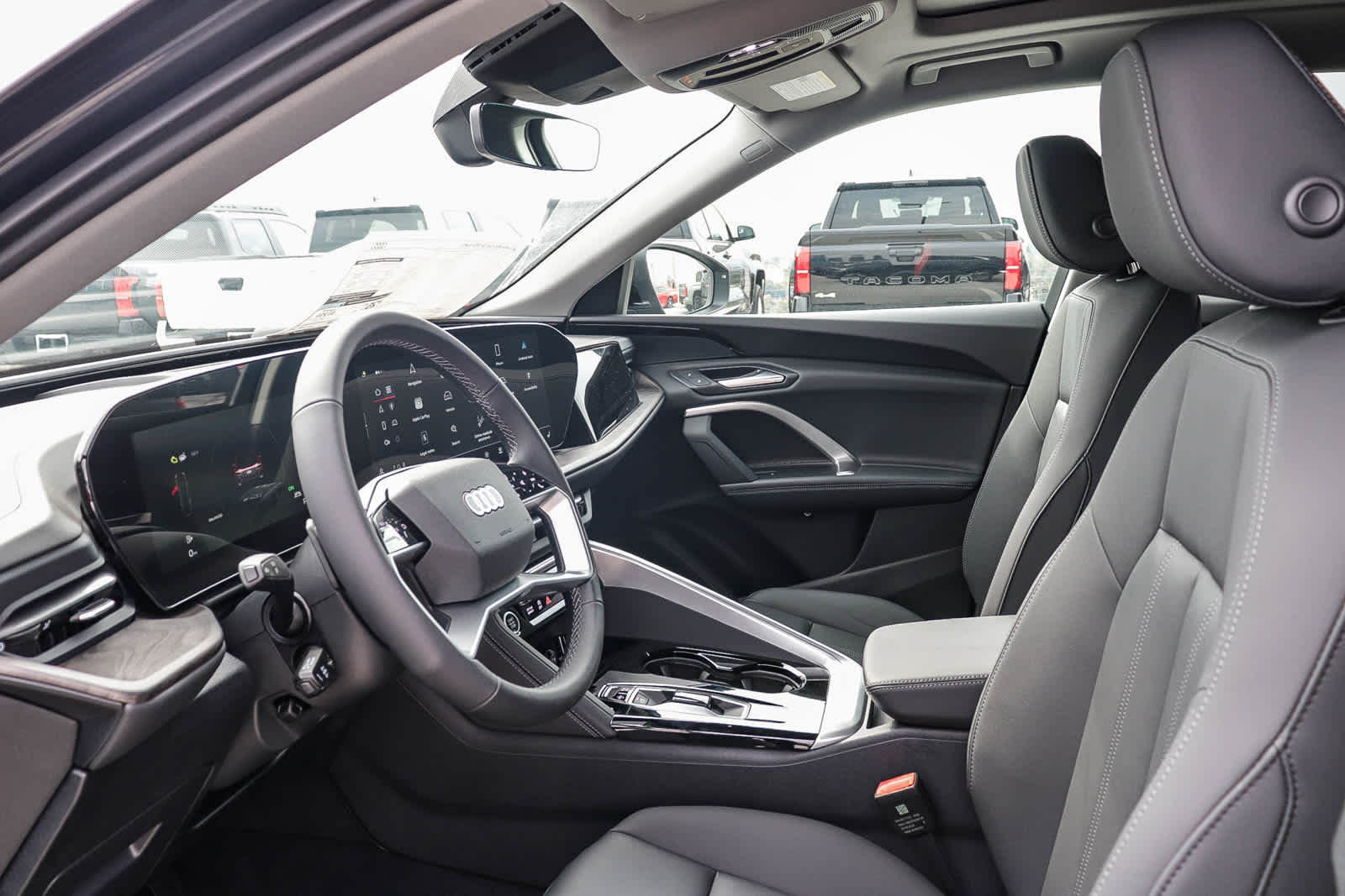 Thumbnail: 2025 Audi Q5 - 22