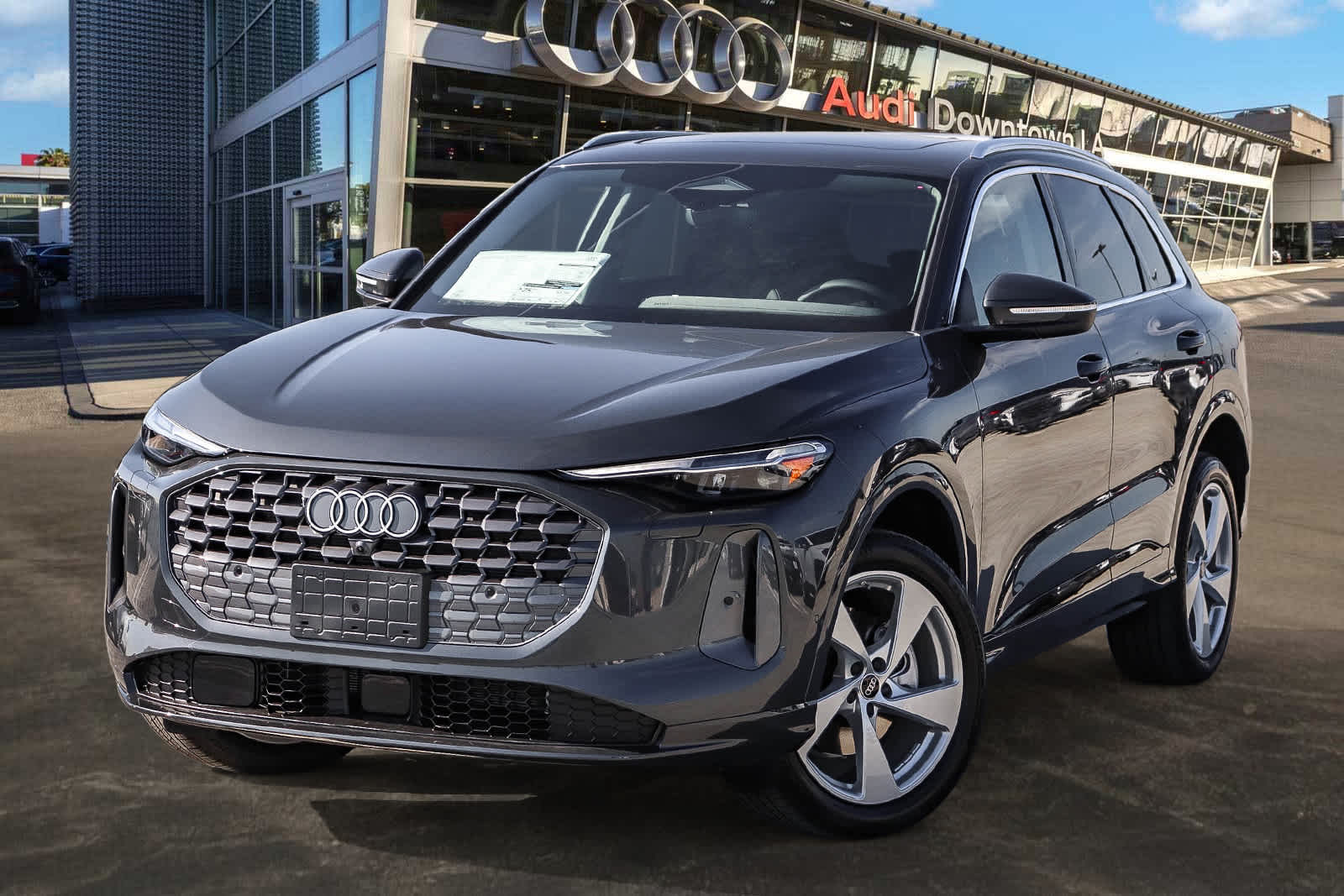 2025 Audi New Q5 Premium Plus's photo