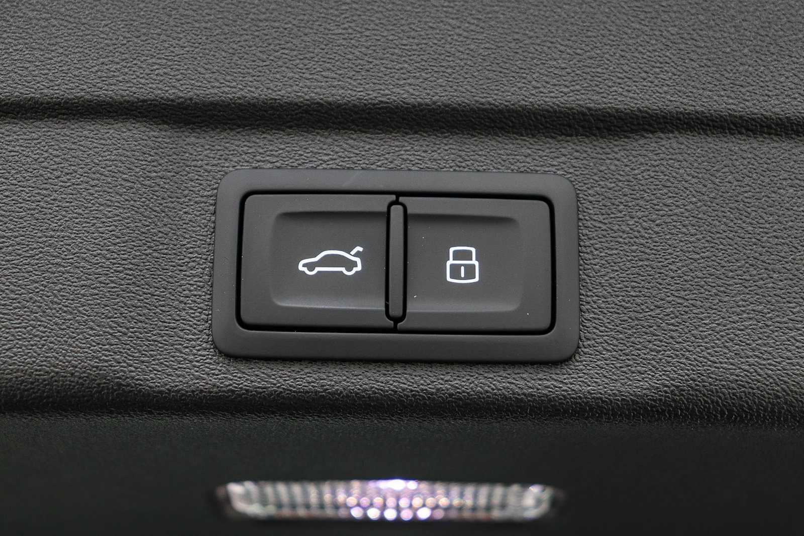 Thumbnail: 2025 Audi S5 - 37