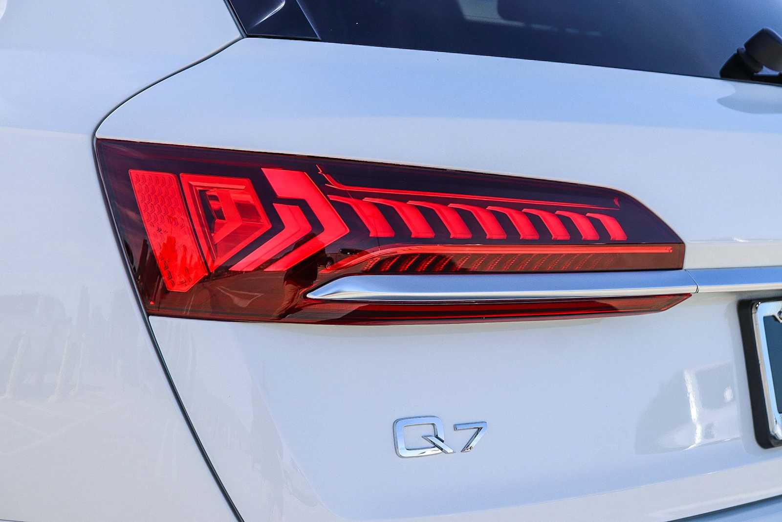 Thumbnail: 2023 Audi Q7 - 12