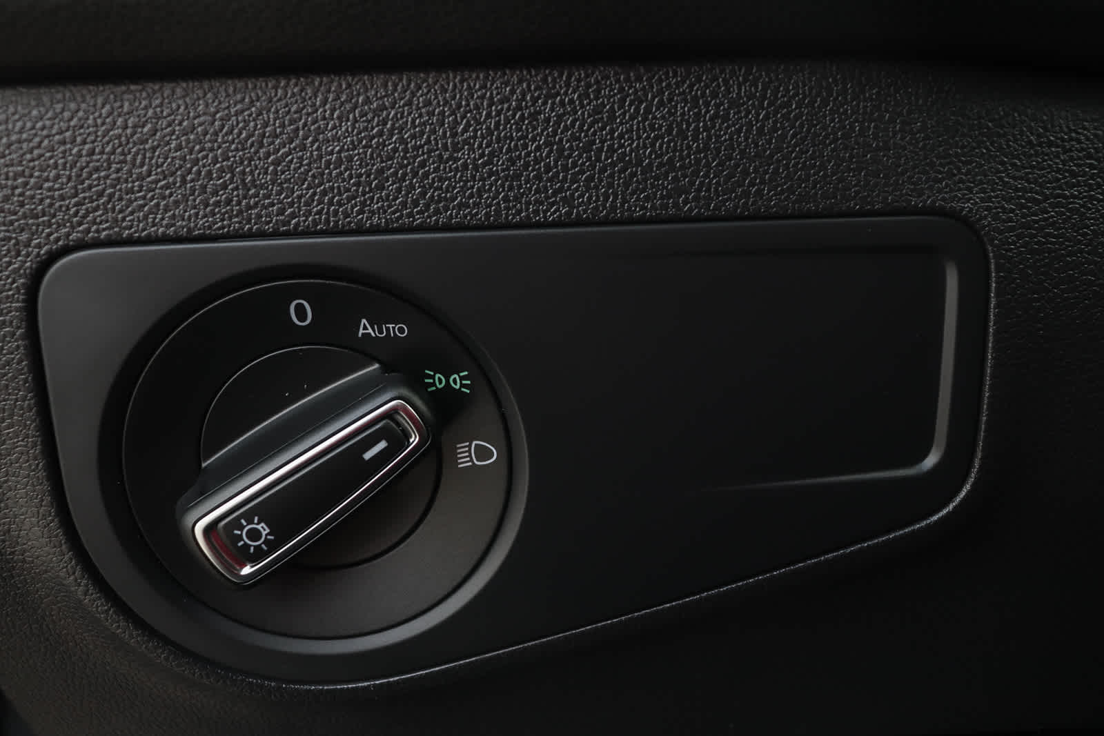 Thumbnail: 2020 Volkswagen Tiguan - 29