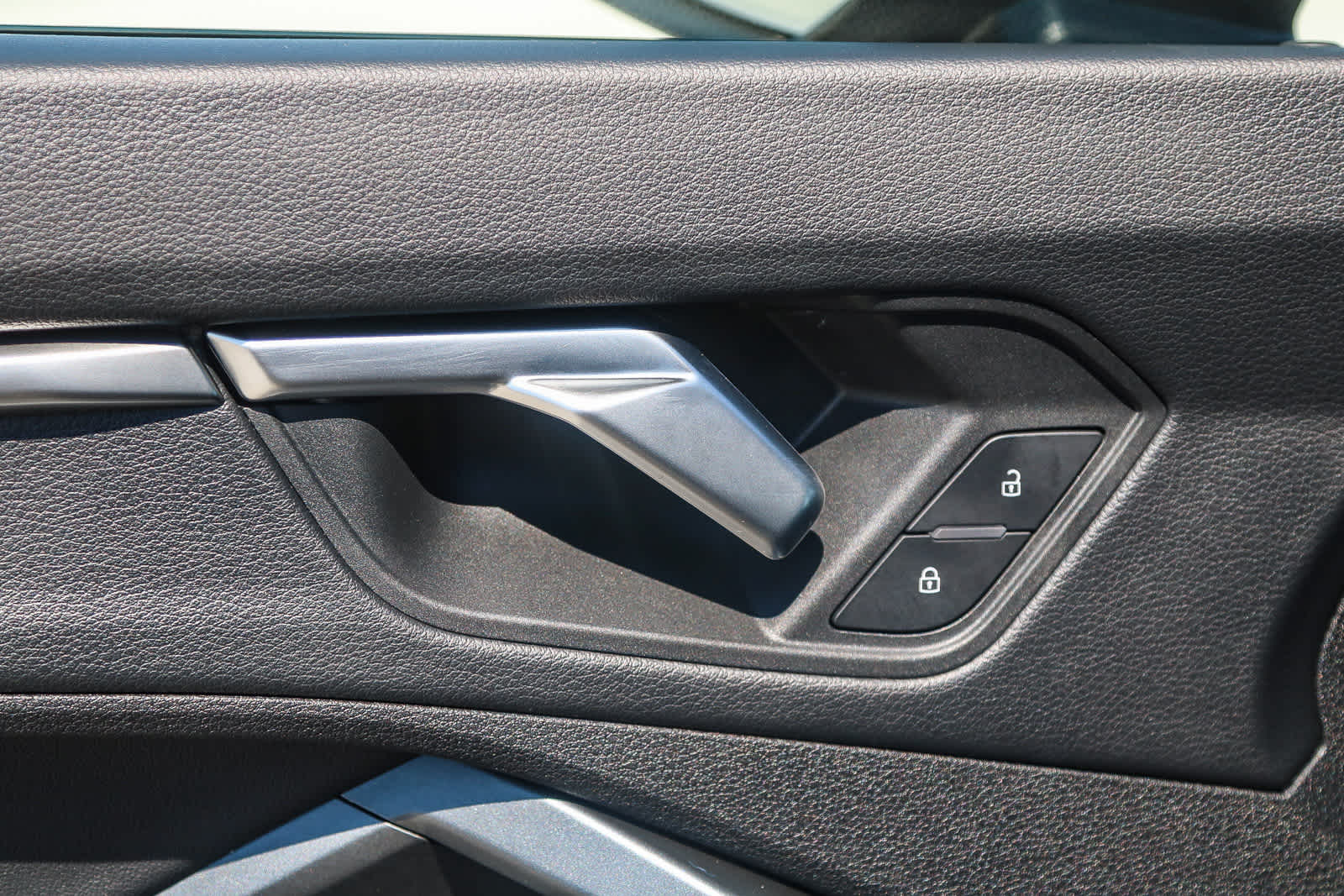 Thumbnail: 2025 Audi Q3 - 32