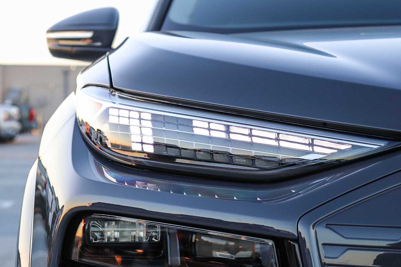 Thumbnail: 2025 Audi Q6 e-tron - 9