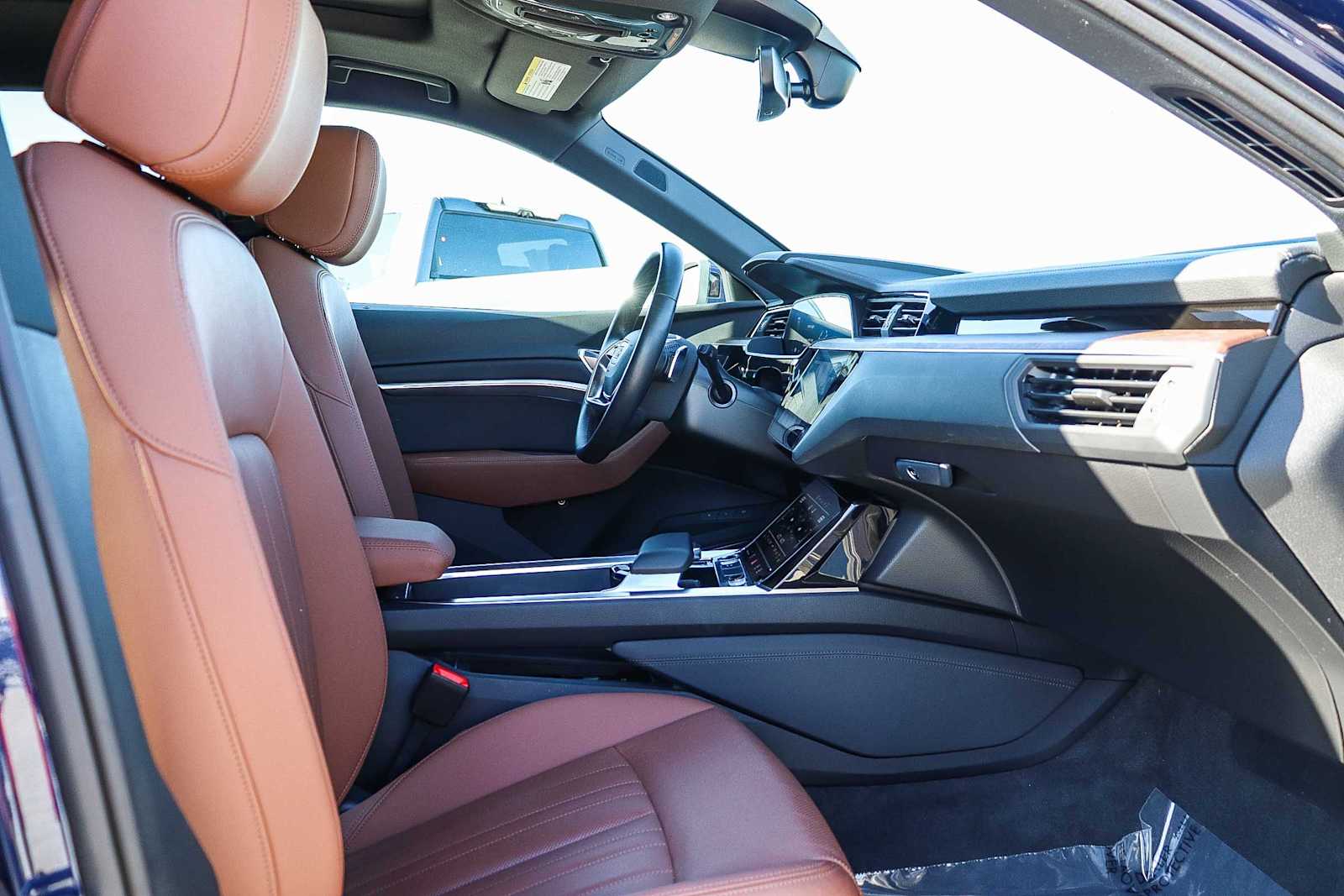 Thumbnail: 2022 Audi e-tron - 23