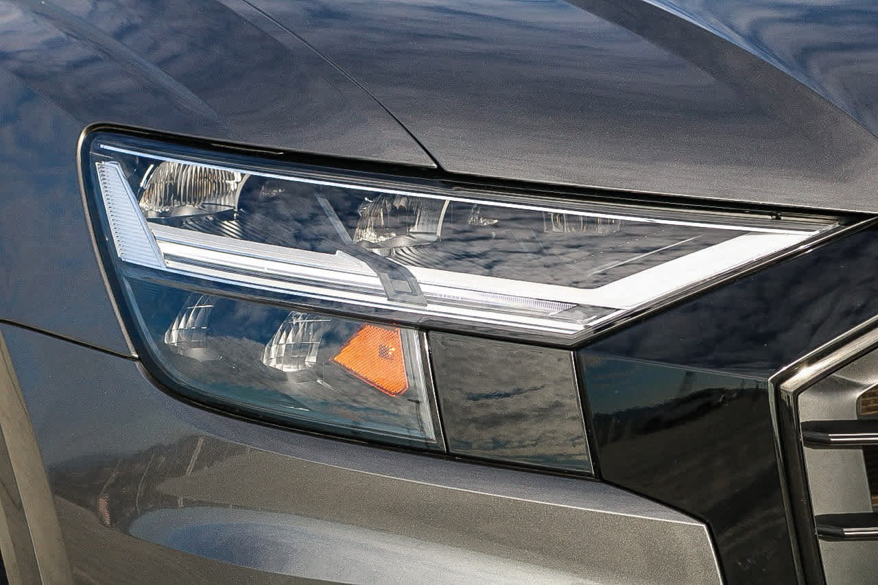 Thumbnail: 2022 Audi Q8 - 4