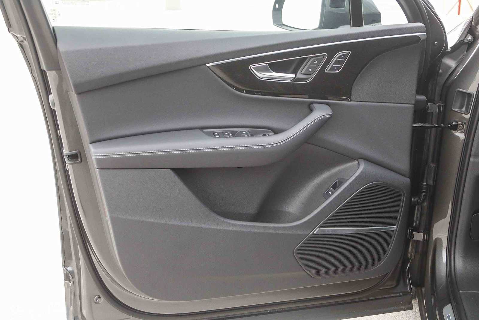 Thumbnail: 2026 Audi Q7 - 31