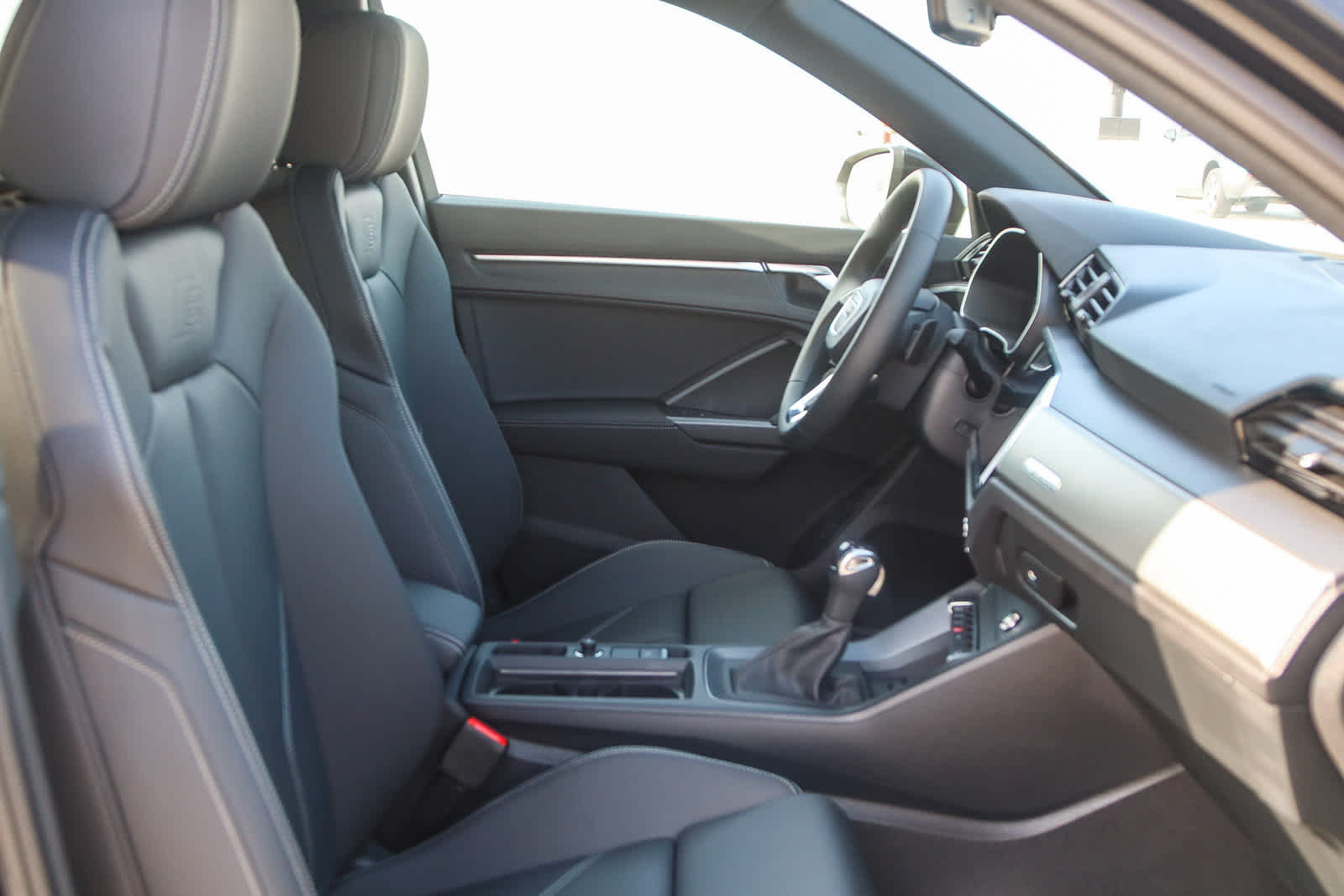 Thumbnail: 2025 Audi Q3 - 24