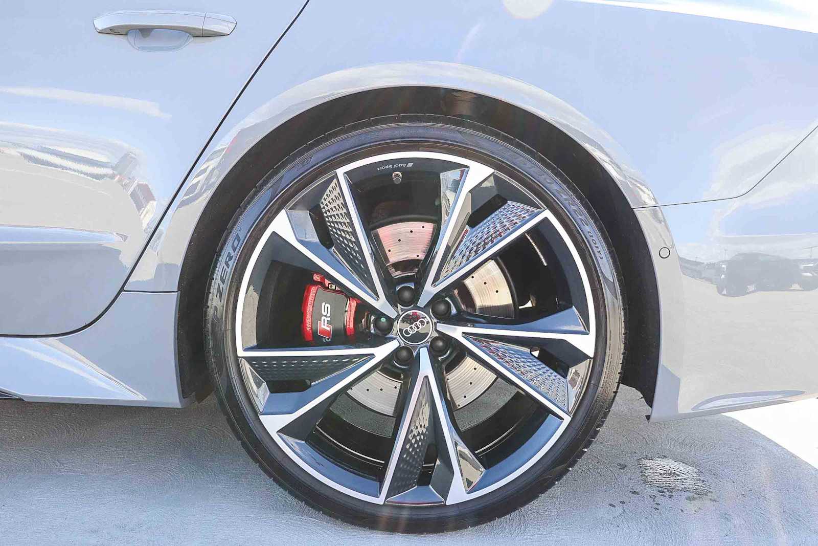 Thumbnail: 2023 Audi RS 7 - 13