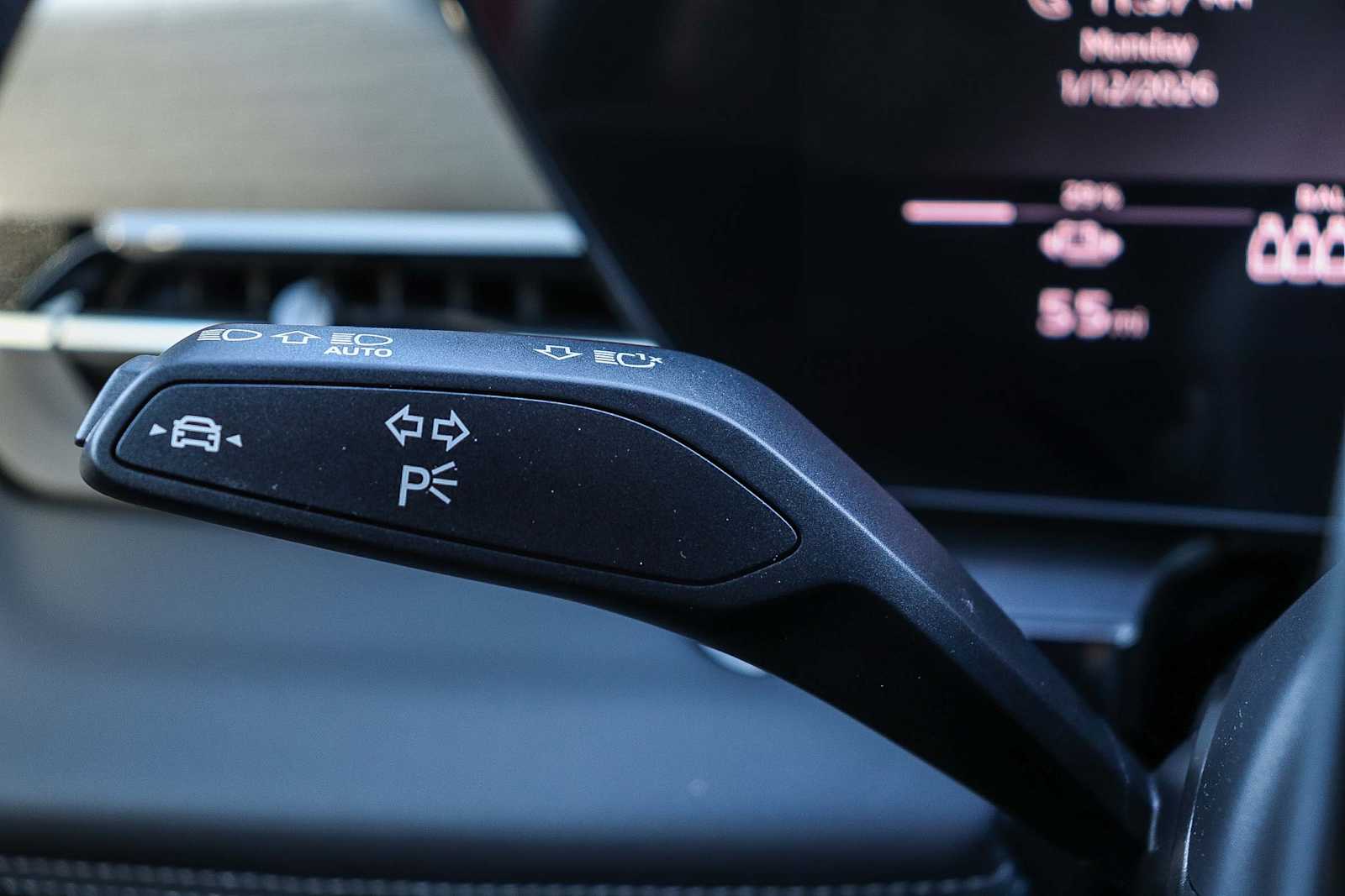 Thumbnail: 2025 Audi Q6 e-tron - 29