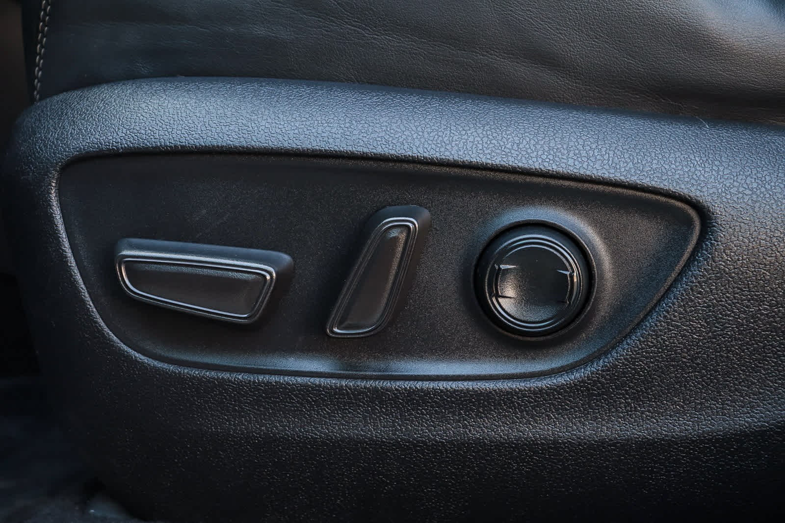 Thumbnail: 2021 Toyota RAV4 - 26