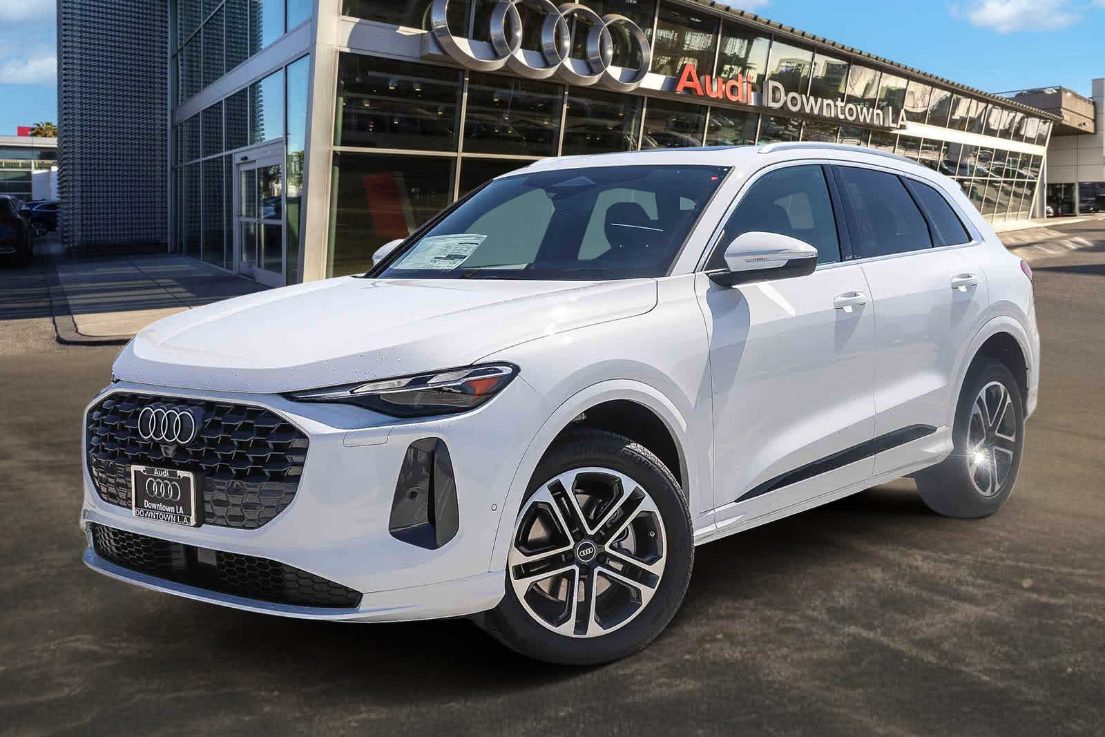 Thumbnail: 2025 Audi Q5 - 1