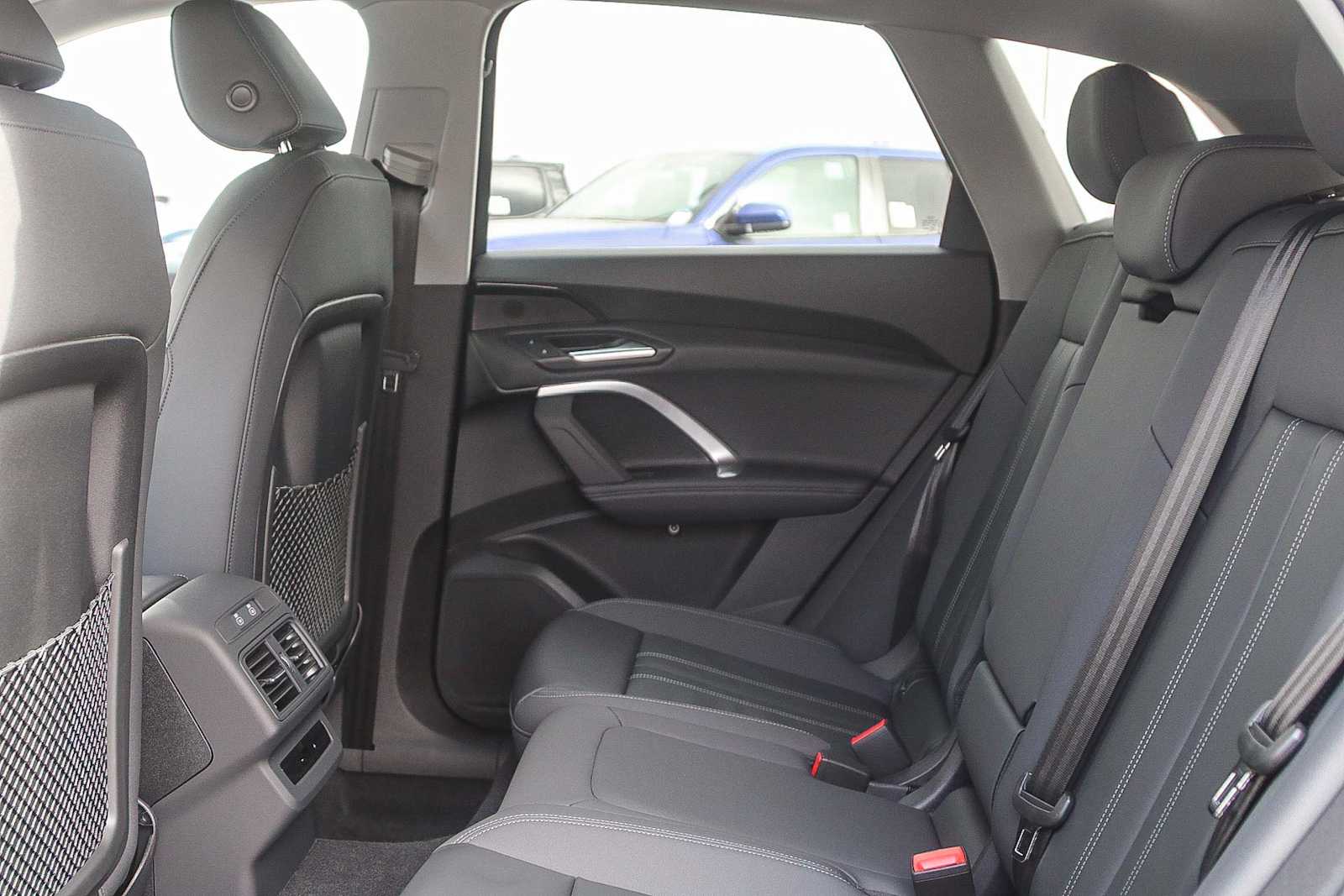 Thumbnail: 2025 Audi Q5 - 19