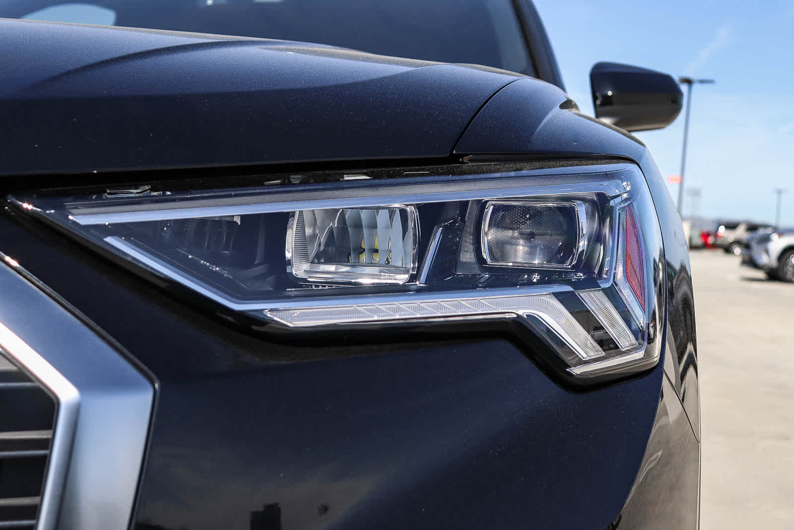 Thumbnail: 2025 Audi Q3 - 7