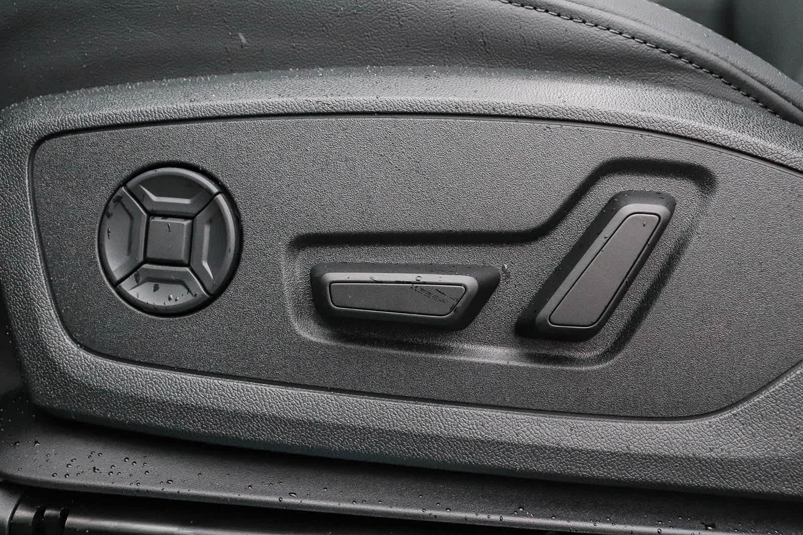 Thumbnail: 2025 Audi Q3 - 24