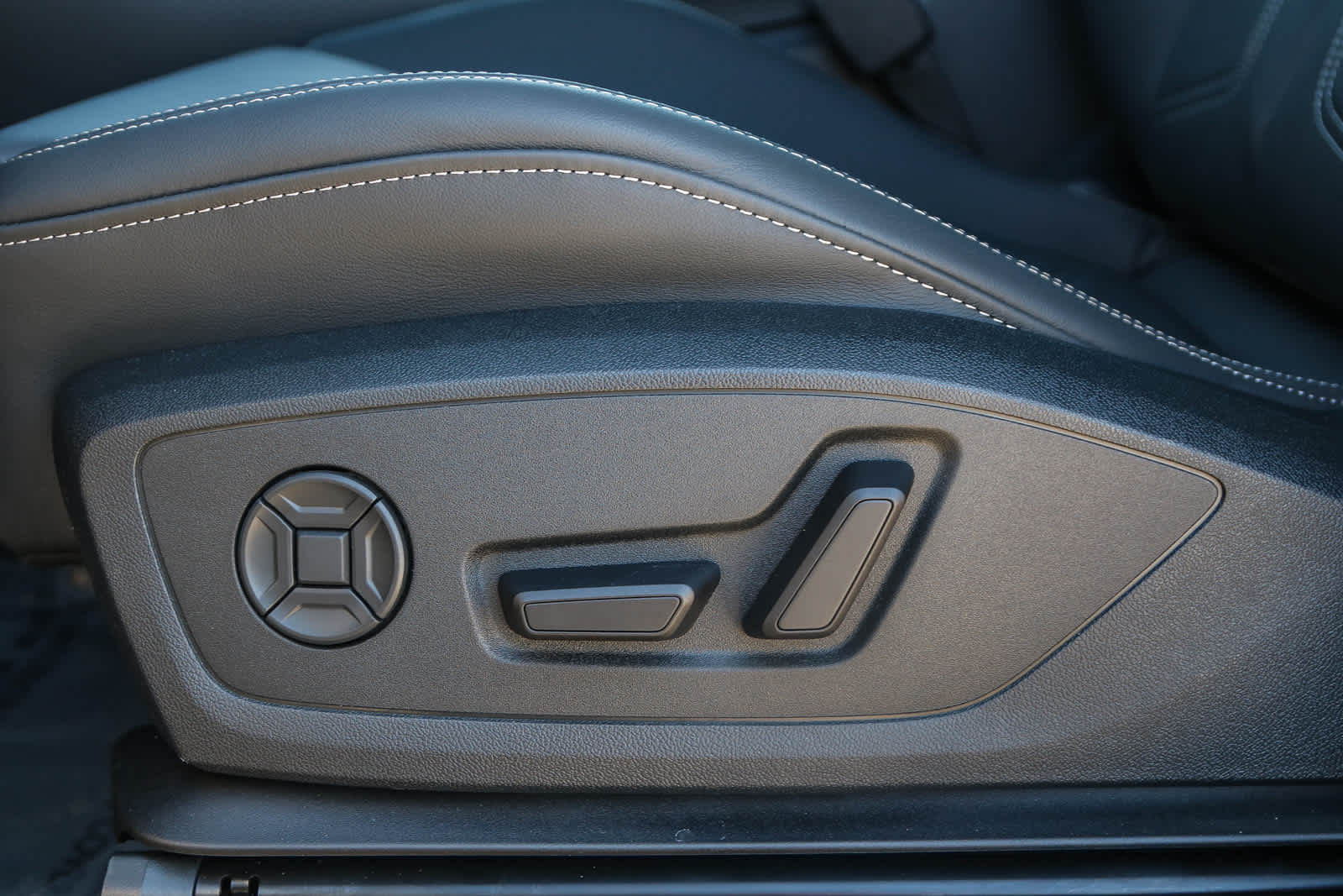 Thumbnail: 2025 Audi Q3 - 31