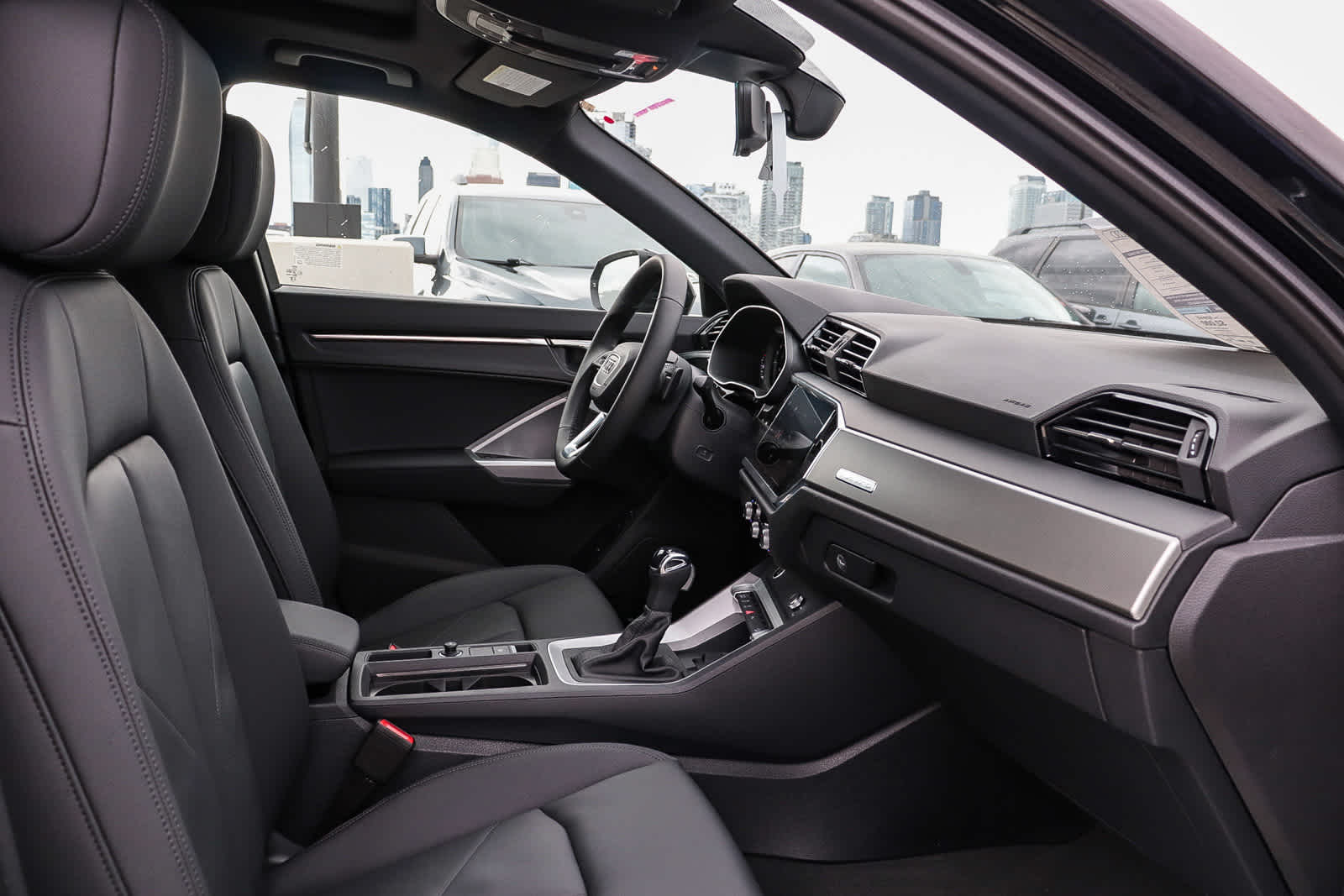 Thumbnail: 2025 Audi Q3 - 23