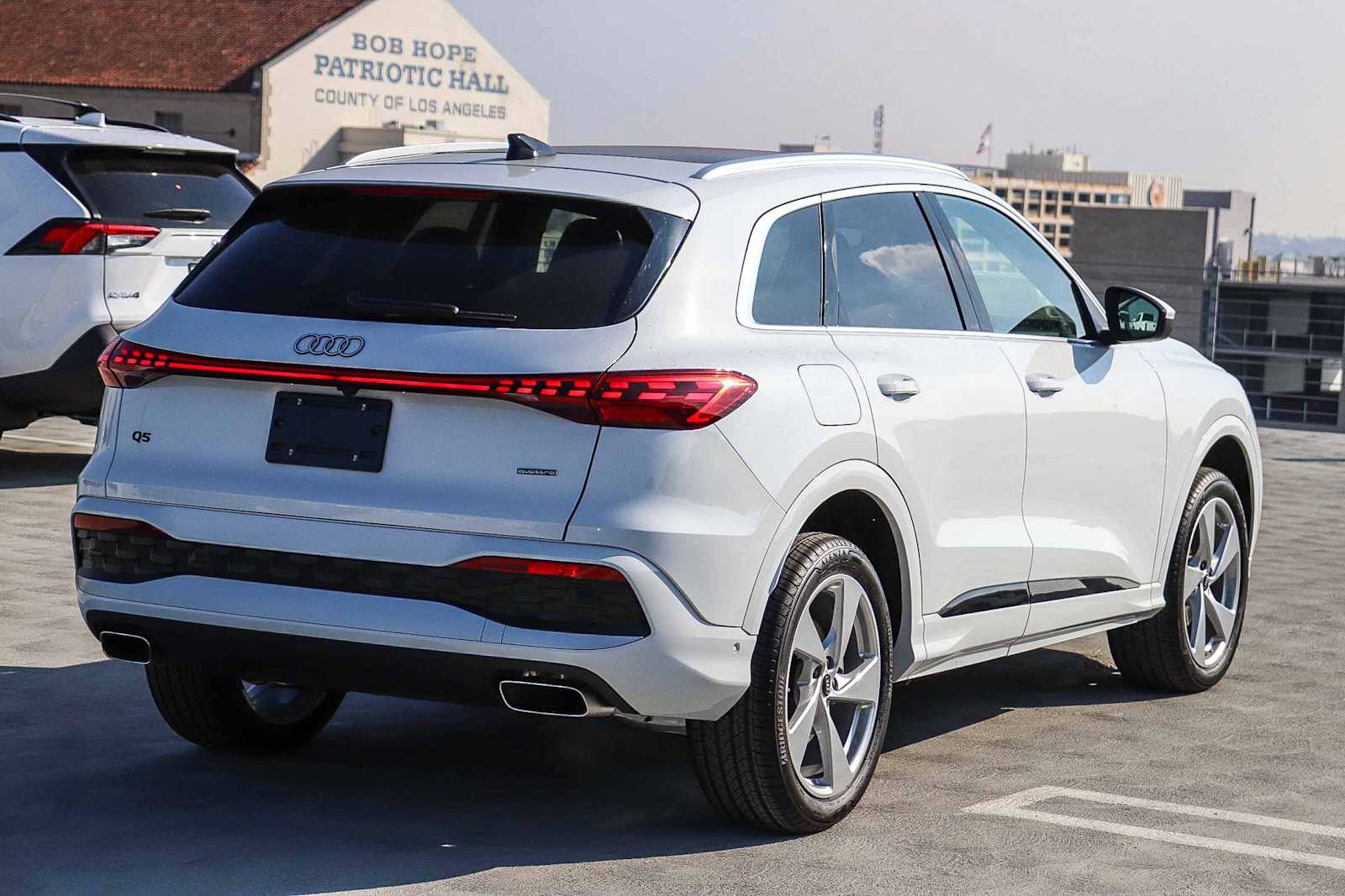 Thumbnail: 2025 Audi Q5 - 4