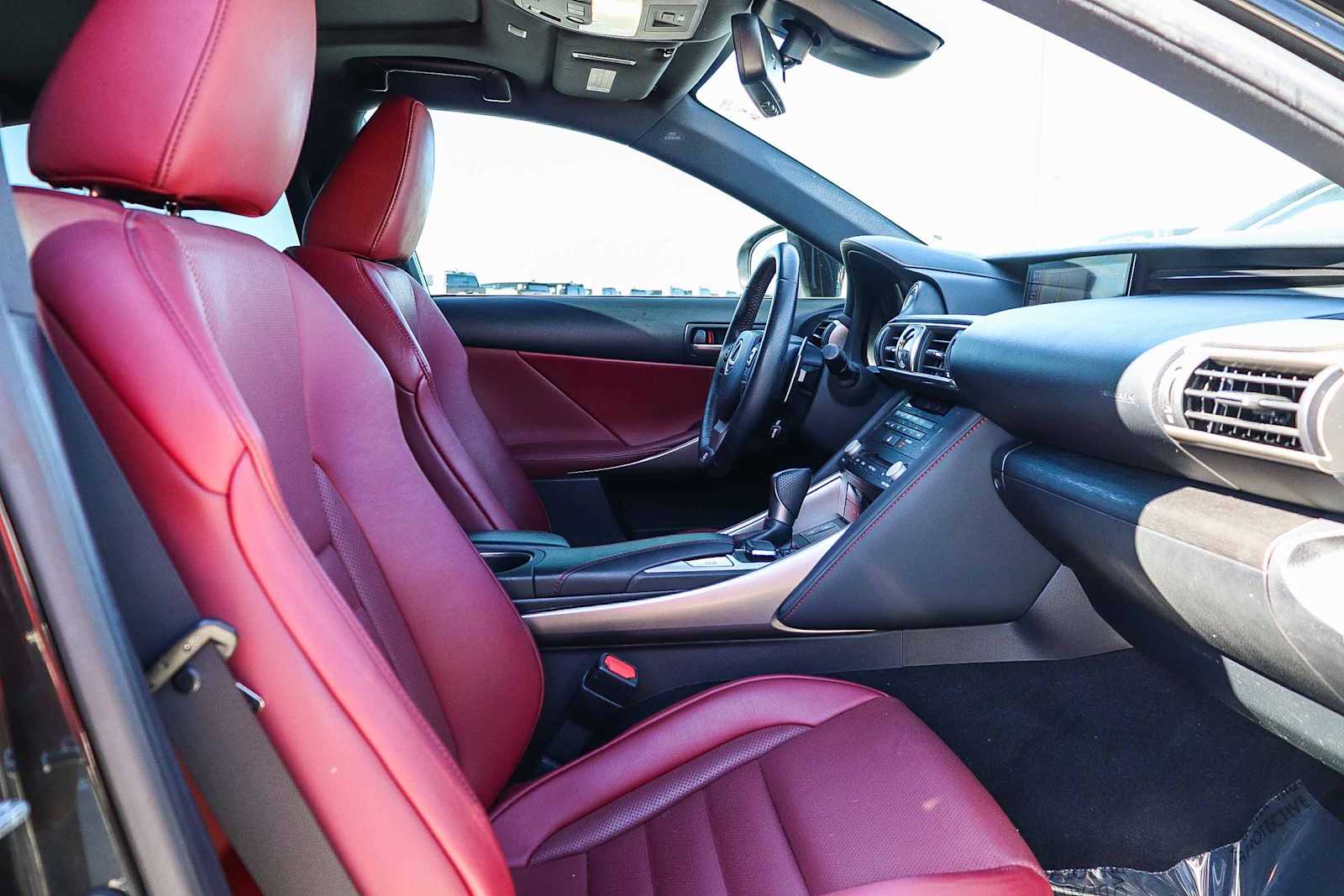 Thumbnail: 2019 Lexus IS - 23