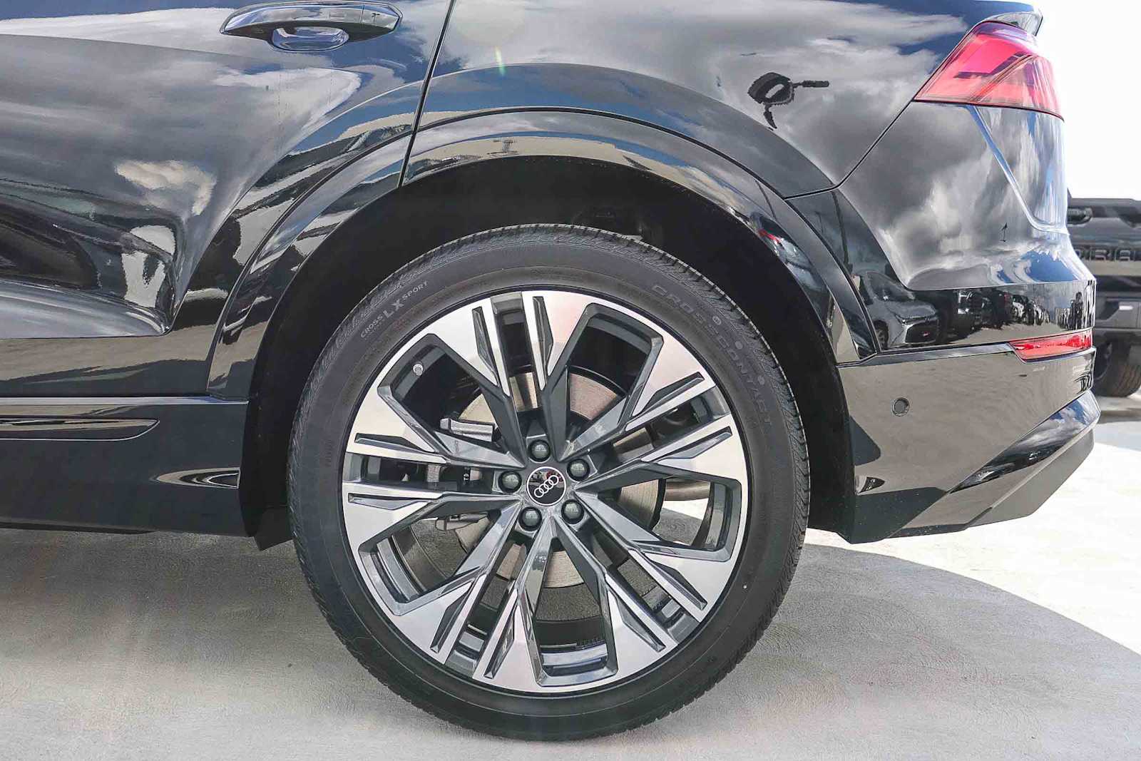 Thumbnail: 2026 Audi Q8 - 13