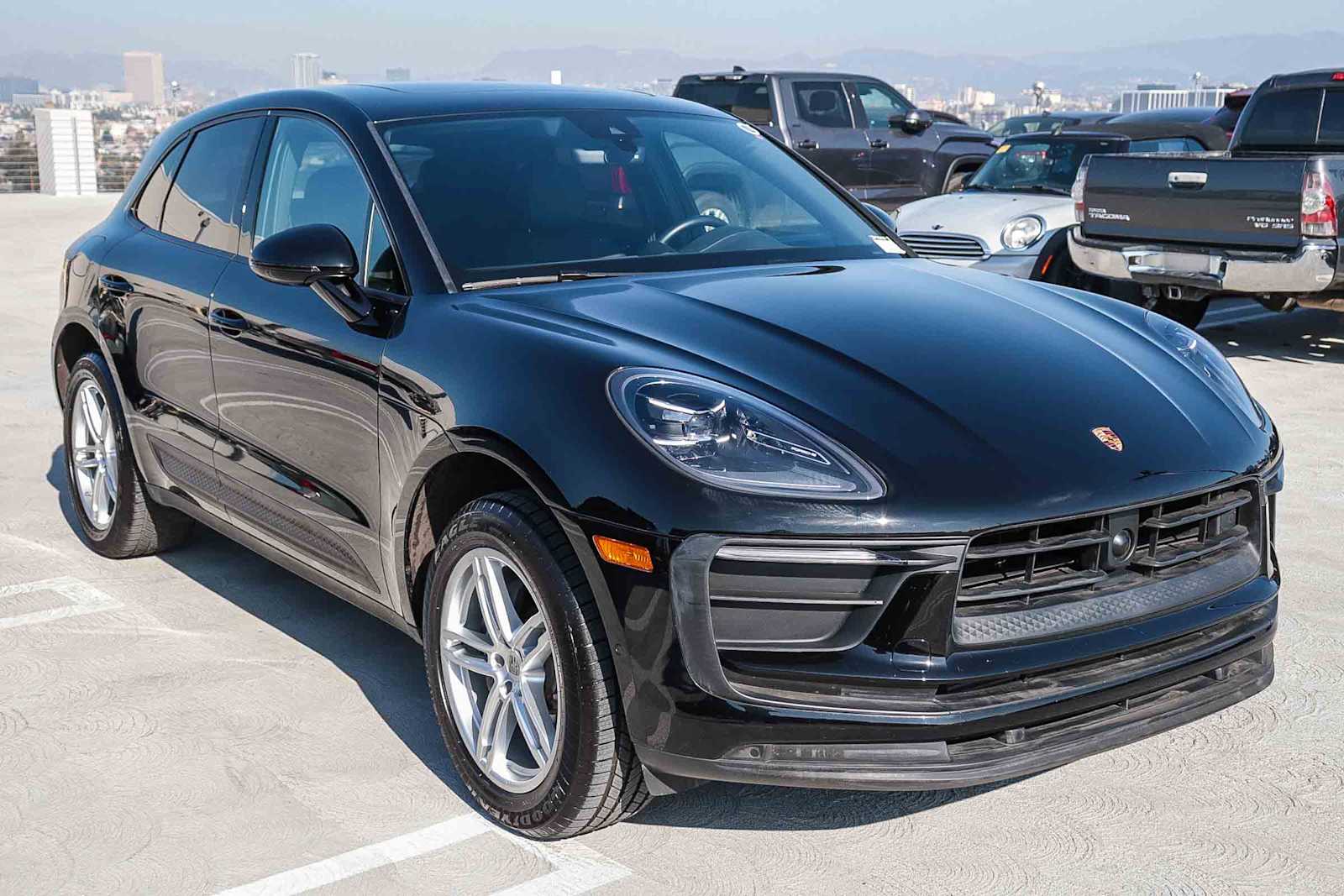Thumbnail: 2023 Porsche Macan - 3