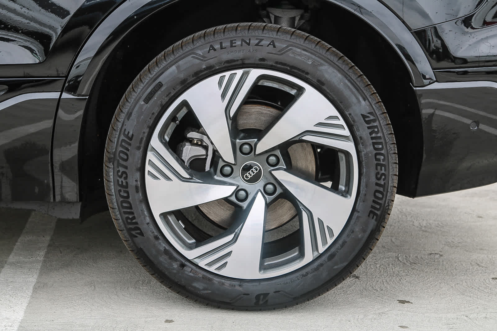 Thumbnail: 2025 Audi Q6 e-tron - 10