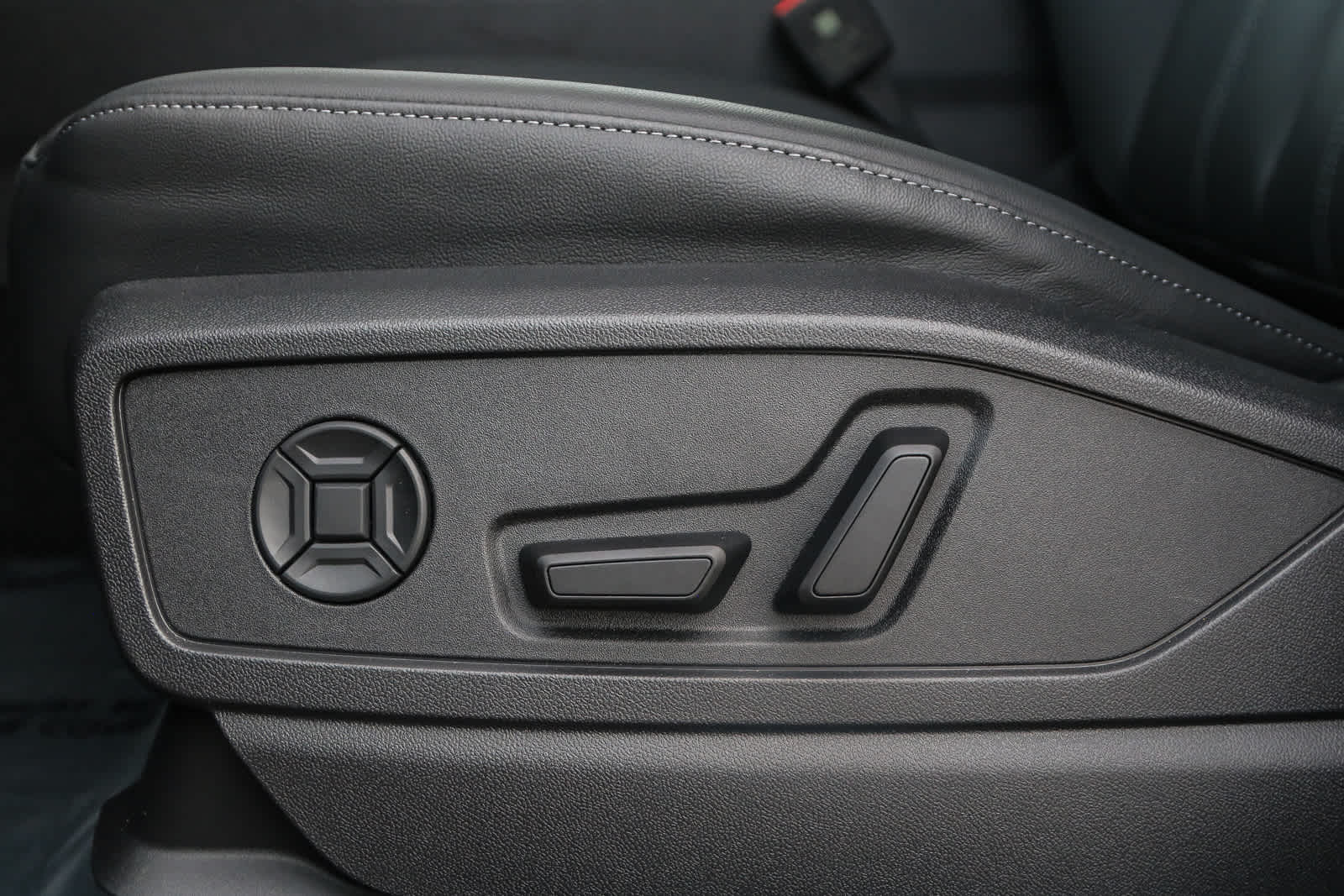 Thumbnail: 2025 Audi Q5 - 27