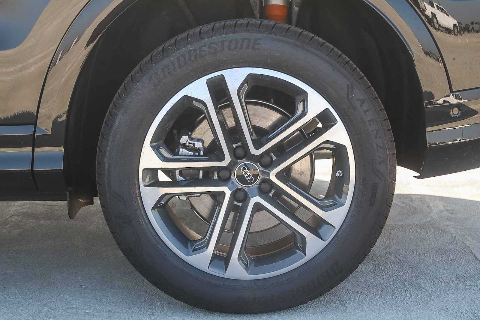 Thumbnail: 2025 Audi Q5 - 10