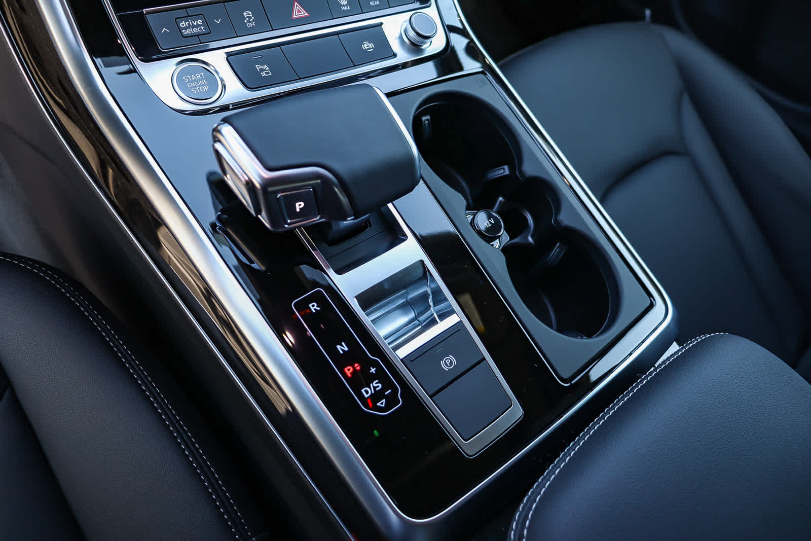 Thumbnail: 2026 Audi Q7 - 26