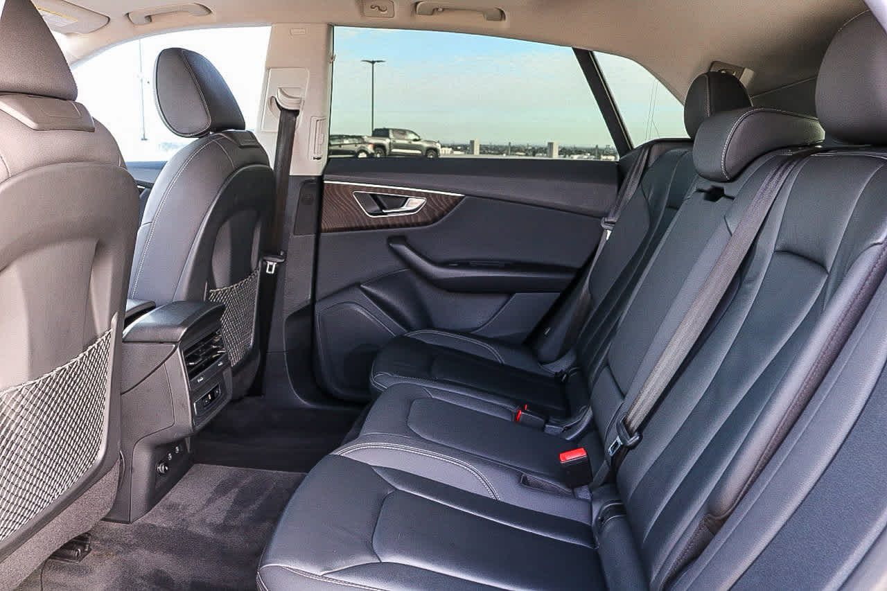 Thumbnail: 2022 Audi Q8 - 26