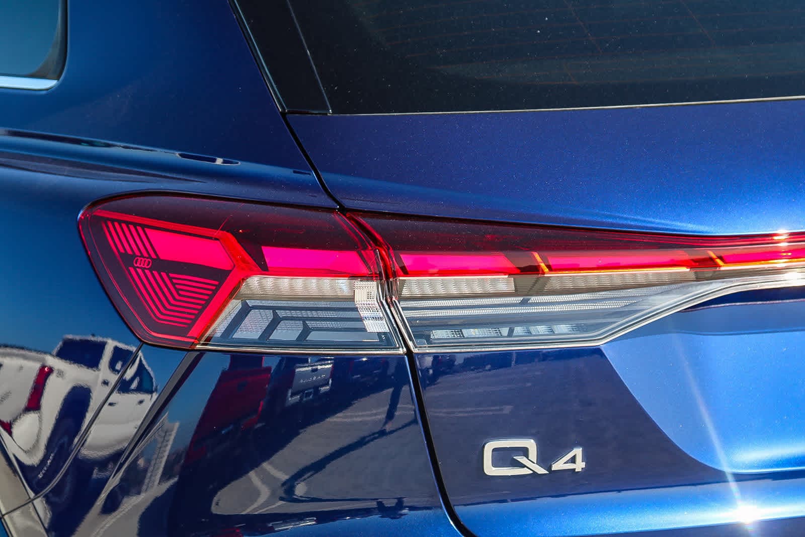 Thumbnail: 2023 Audi Q4 e-tron - 9